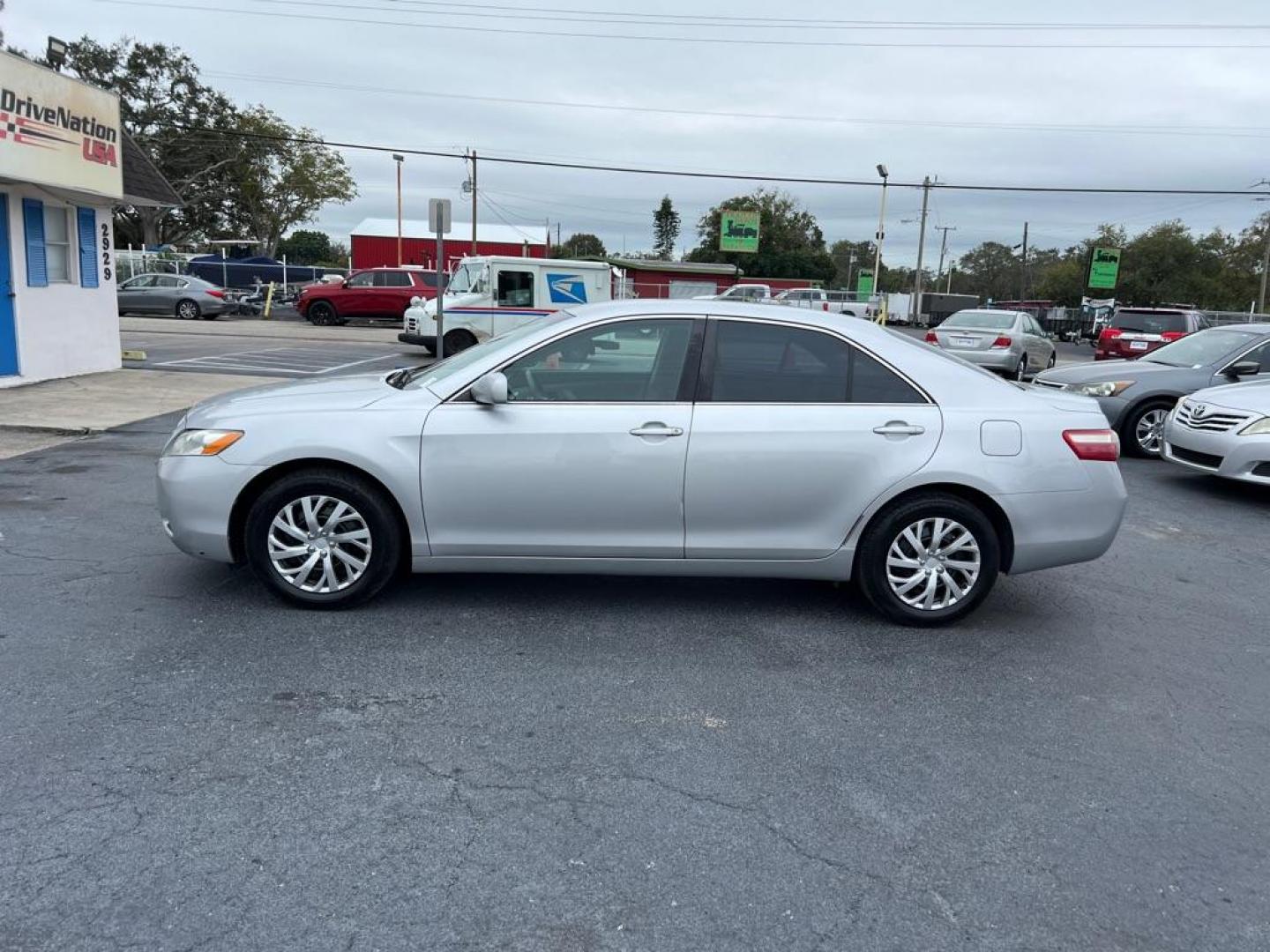 2009 SILVER TOYOTA CAMRY SE (4T1BE46K19U) with an 2.4L engine, Automatic transmission, located at 2929 9th St. West, Bradenton, 34205, (941) 242-2810, 27.473591, -82.570679 - Photo#4