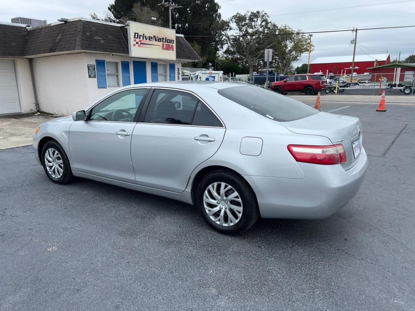 2009 SILVER TOYOTA CAMRY SE (4T1BE46K19U) with an 2.4L engine, Automatic transmission, located at 2929 9th St. West, Bradenton, 34205, (941) 242-2810, 27.473591, -82.570679 - Photo#5