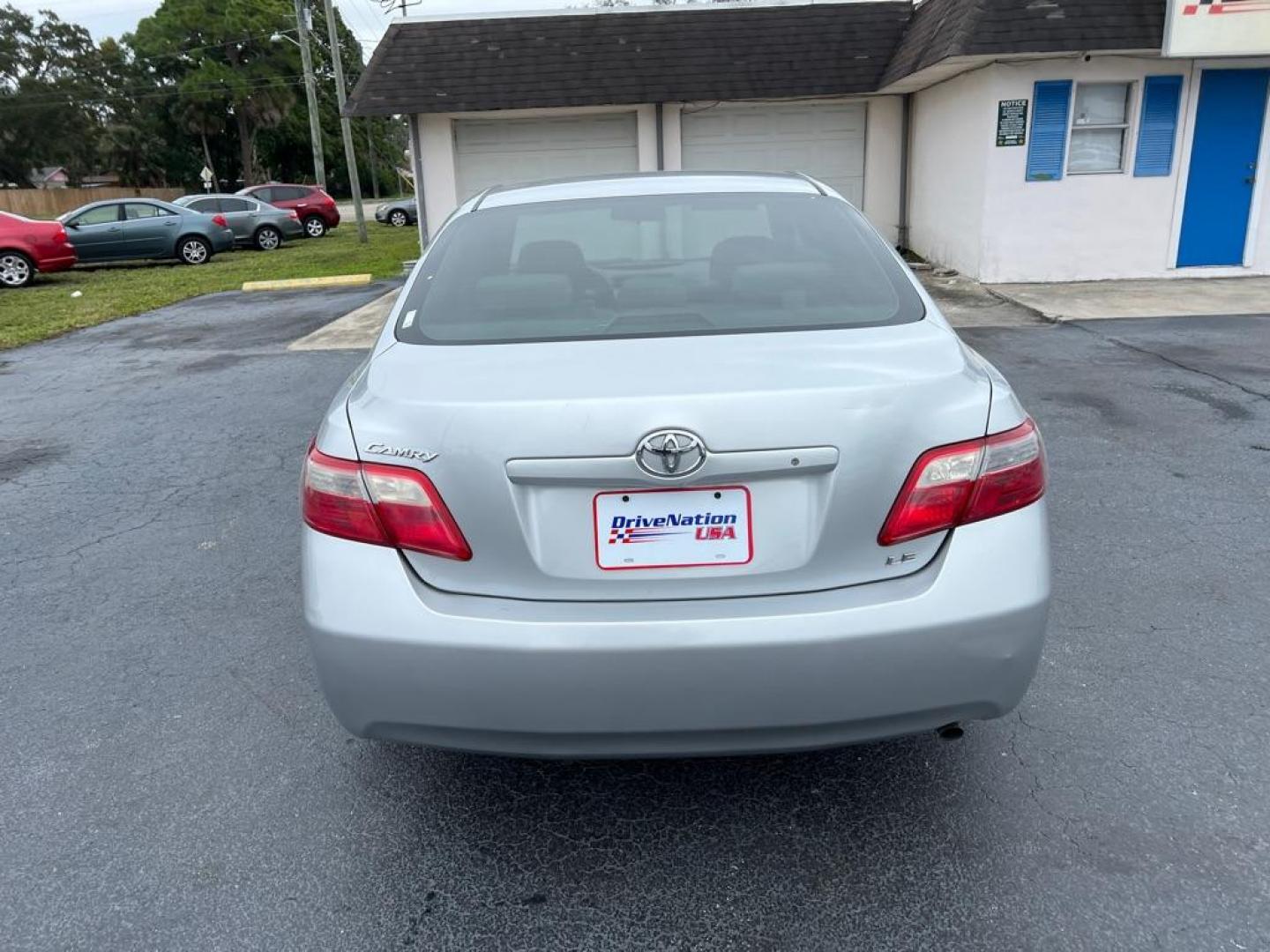 2009 SILVER TOYOTA CAMRY SE (4T1BE46K19U) with an 2.4L engine, Automatic transmission, located at 2929 9th St. West, Bradenton, 34205, (941) 242-2810, 27.473591, -82.570679 - Photo#6