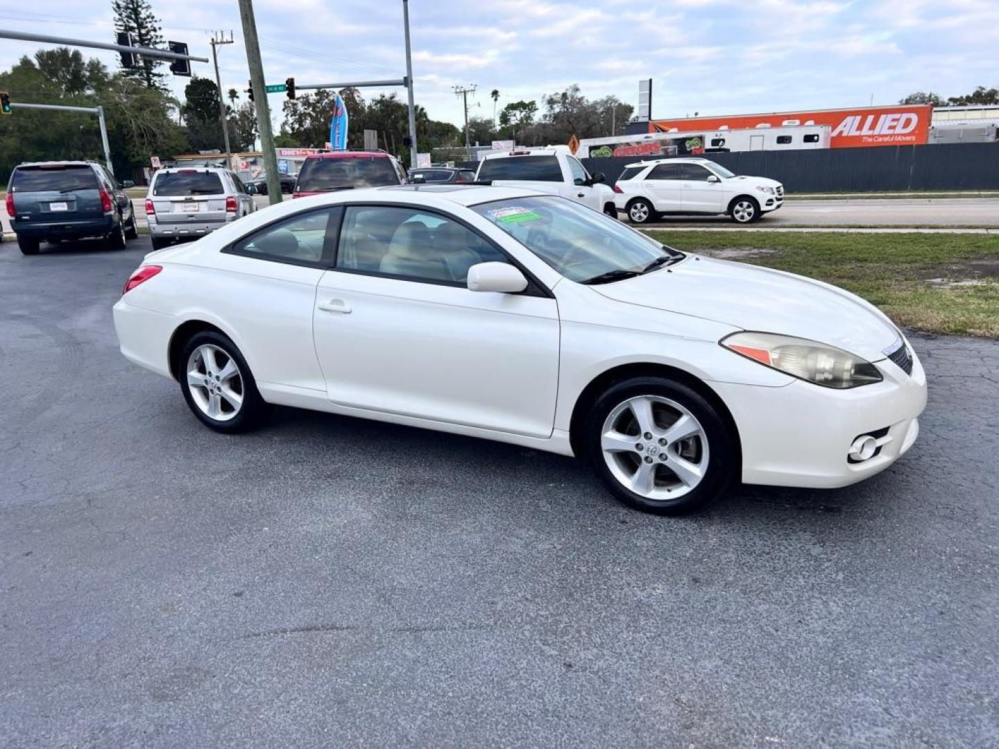 2007 WHITE TOYOTA CAMRY SOLARA SE (4T1CA30P17U) with an 3.3L engine, Automatic transmission, located at 2929 9th St. West, Bradenton, 34205, (941) 242-2810, 27.473591, -82.570679 - Photo#3