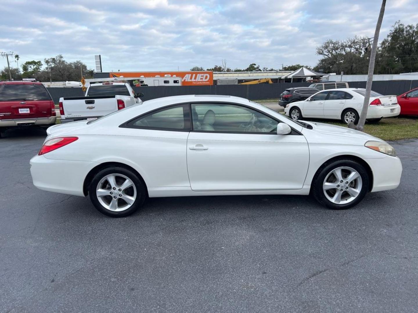 2007 WHITE TOYOTA CAMRY SOLARA SE (4T1CA30P17U) with an 3.3L engine, Automatic transmission, located at 2929 9th St. West, Bradenton, 34205, (941) 242-2810, 27.473591, -82.570679 - Photo#10