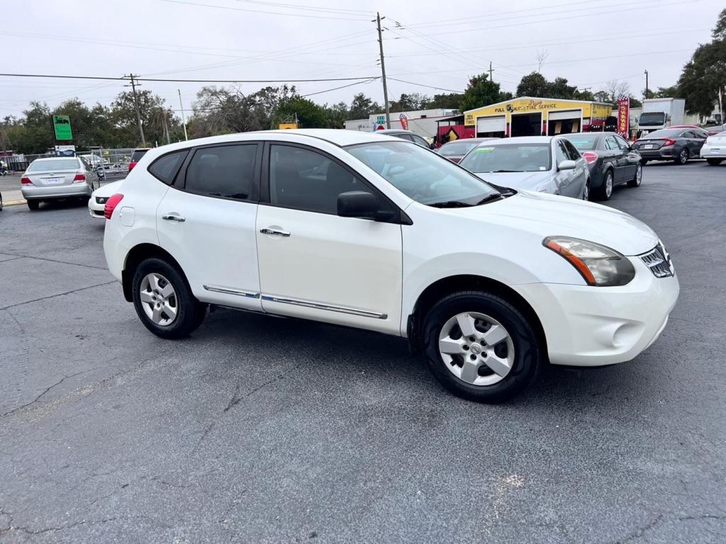 2014 WHITE NISSAN ROGUE SELECT S (JN8AS5MT7EW) with an 2.5L engine, Continuously Variable transmission, located at 2929 9th St. West, Bradenton, 34205, (941) 242-2810, 27.473591, -82.570679 - Photo#3