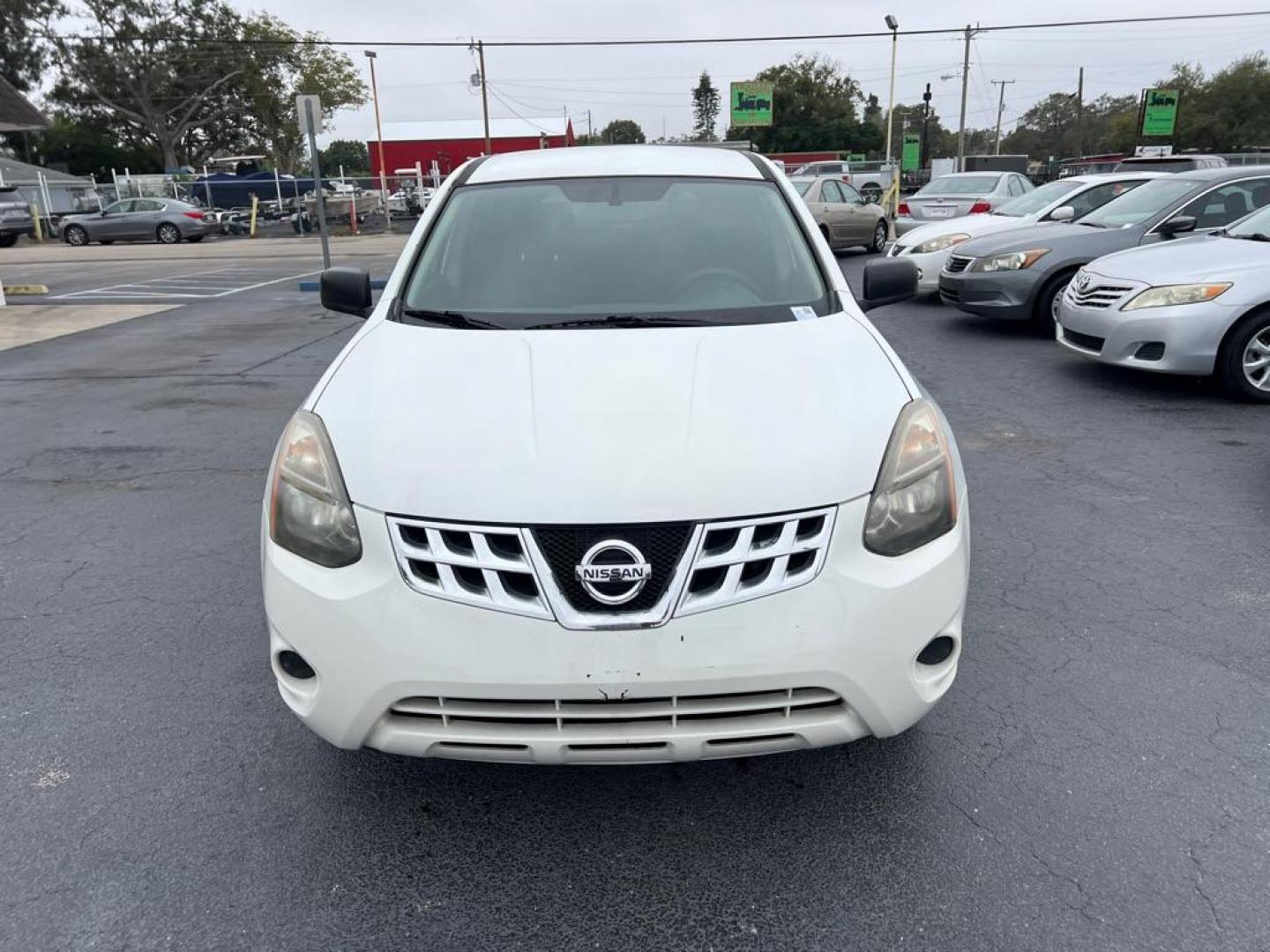 2014 WHITE NISSAN ROGUE SELECT S (JN8AS5MT7EW) with an 2.5L engine, Continuously Variable transmission, located at 2929 9th St. West, Bradenton, 34205, (941) 242-2810, 27.473591, -82.570679 - Photo#4