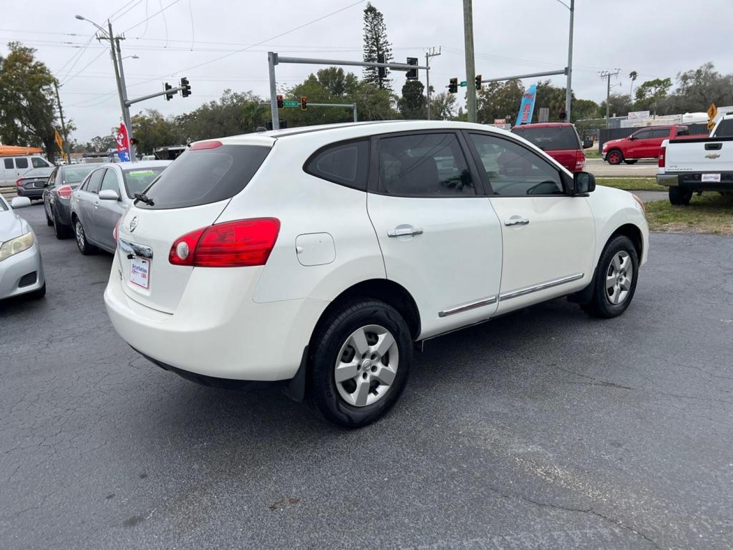 2014 WHITE NISSAN ROGUE SELECT S (JN8AS5MT7EW) with an 2.5L engine, Continuously Variable transmission, located at 2929 9th St. West, Bradenton, 34205, (941) 242-2810, 27.473591, -82.570679 - Photo#8