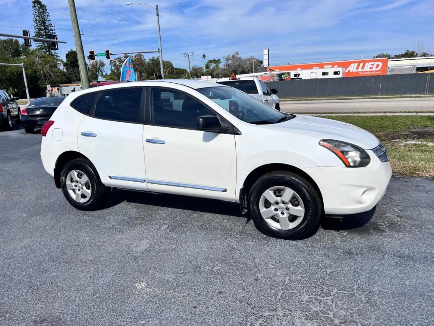 2014 WHITE NISSAN ROGUE SELECT S (JN8AS5MT7EW) with an 2.5L engine, Continuously Variable transmission, located at 2929 9th St. West, Bradenton, 34205, (941) 242-2810, 27.473591, -82.570679 - Photo#1