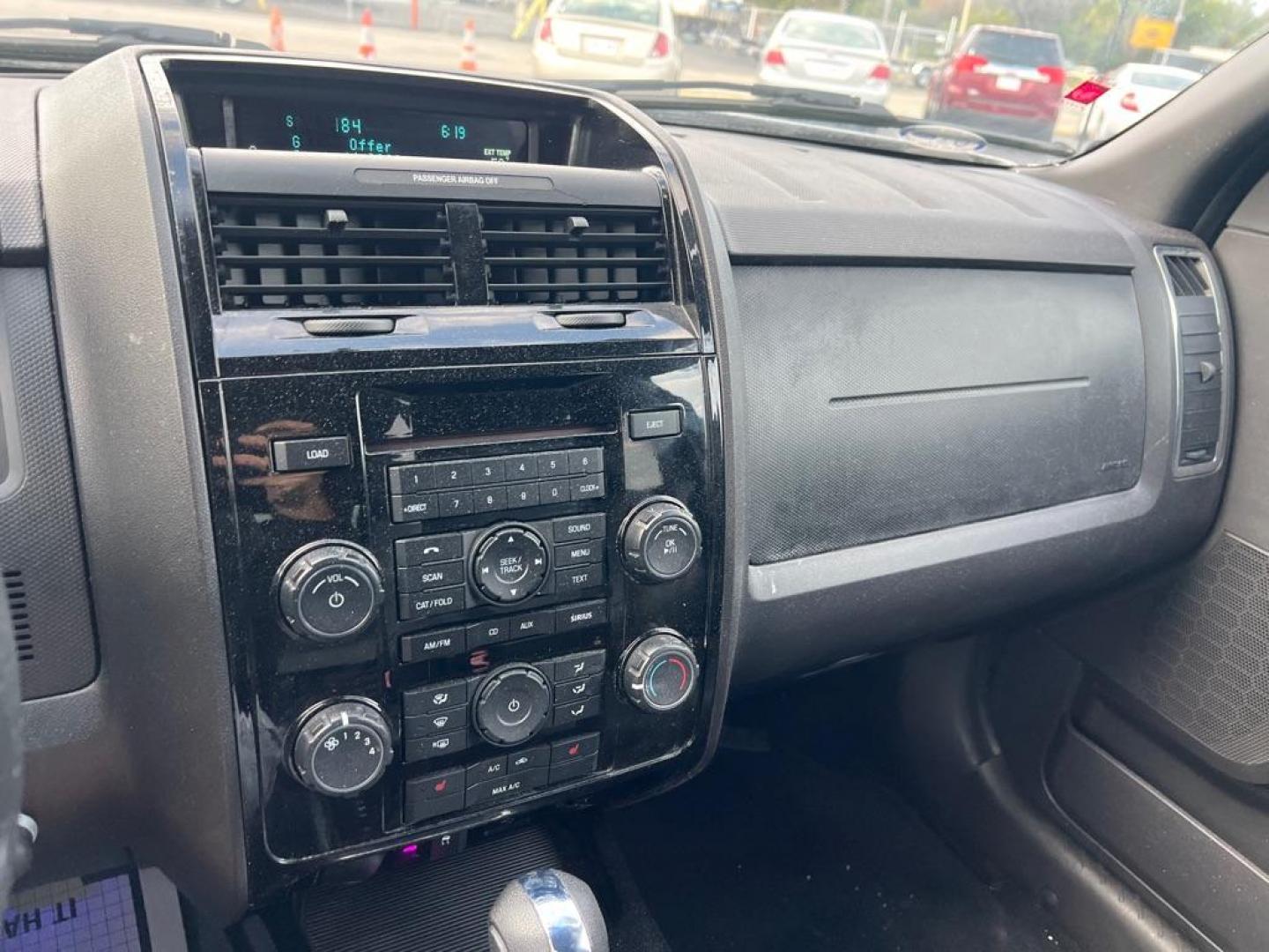 2010 SILVER FORD ESCAPE LIMITED (1FMCU0EG7AK) with an 3.0L engine, Automatic transmission, located at 2929 9th St. West, Bradenton, 34205, (941) 242-2810, 27.473591, -82.570679 - Photo#9