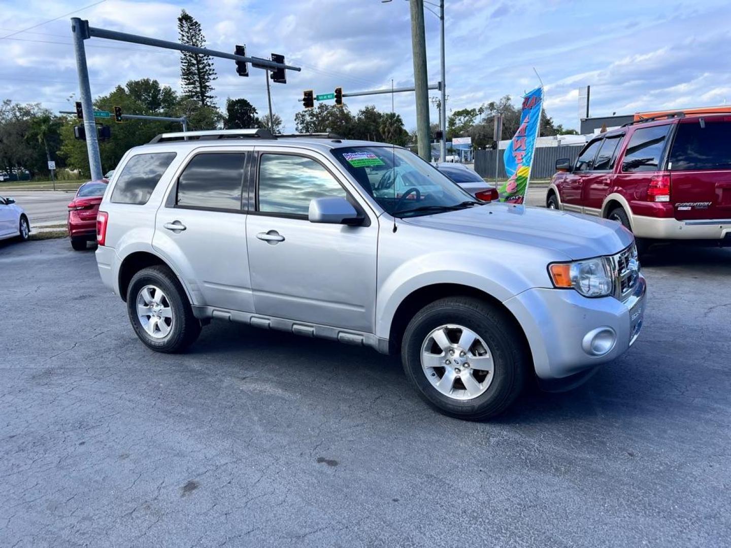 2010 SILVER FORD ESCAPE LIMITED (1FMCU0EG7AK) with an 3.0L engine, Automatic transmission, located at 2929 9th St. West, Bradenton, 34205, (941) 242-2810, 27.473591, -82.570679 - Photo#0