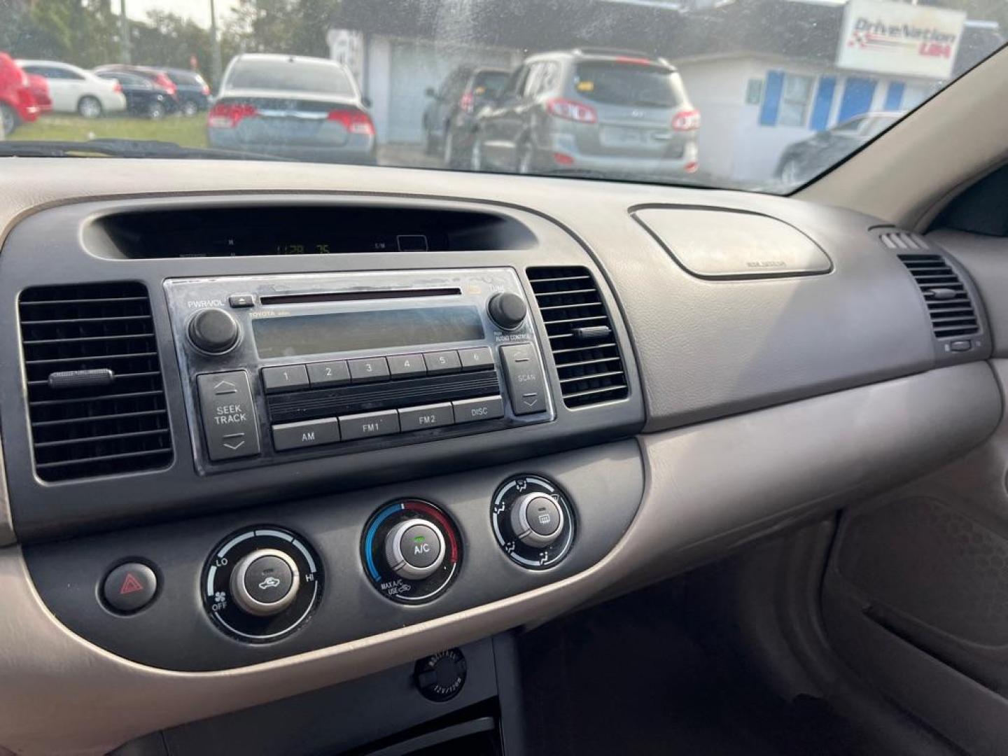 2006 GRAY TOYOTA CAMRY LE (4T1BE30K36U) with an 2.4L engine, Automatic transmission, located at 2929 9th St. West, Bradenton, 34205, (941) 242-2810, 27.473591, -82.570679 - Photo#10