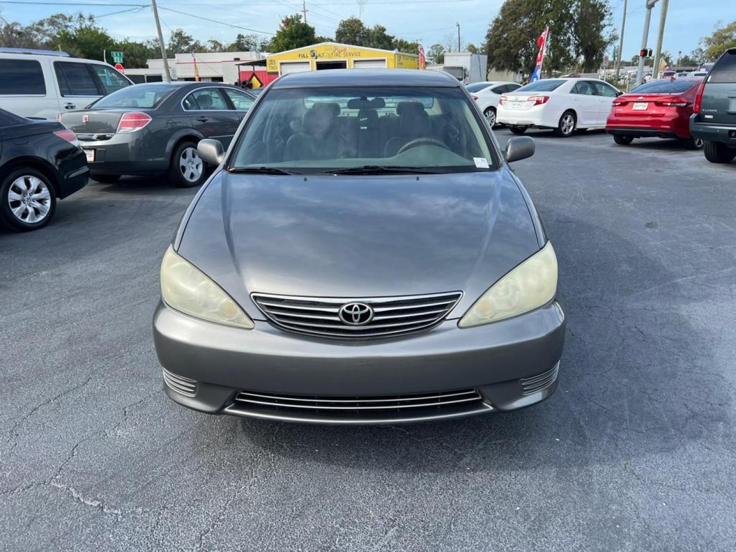 2006 GRAY TOYOTA CAMRY LE (4T1BE30K36U) with an 2.4L engine, Automatic transmission, located at 2929 9th St. West, Bradenton, 34205, (941) 242-2810, 27.473591, -82.570679 - Photo#2