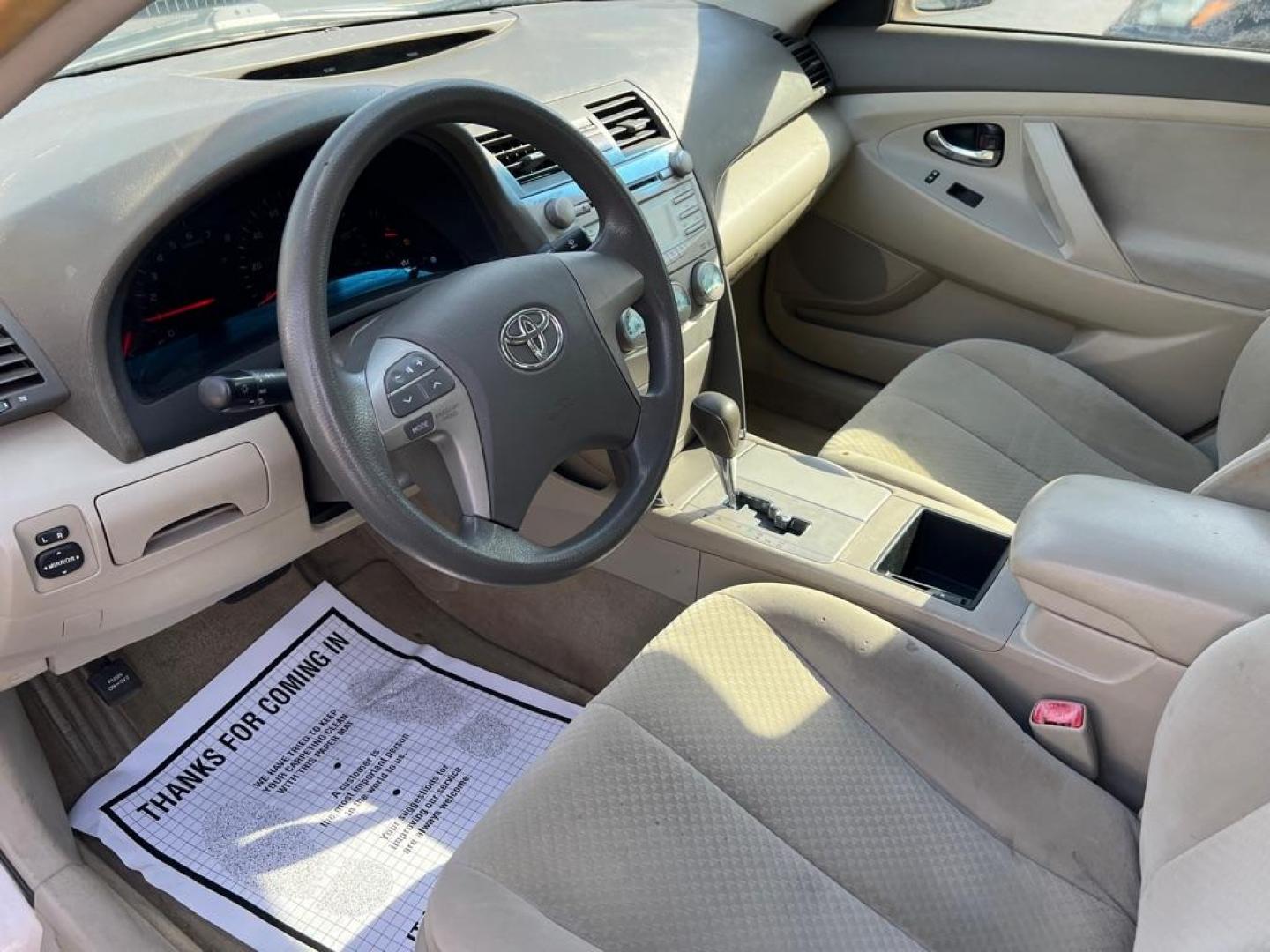 2008 GOLD TOYOTA CAMRY CE (4T1BE46K38U) with an 2.4L engine, Automatic transmission, located at 2929 9th St. West, Bradenton, 34205, (941) 242-2810, 27.473591, -82.570679 - Photo#9