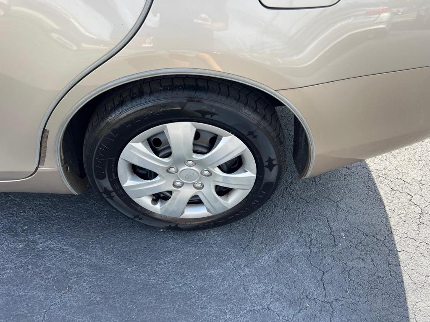 2008 GOLD TOYOTA CAMRY CE (4T1BE46K38U) with an 2.4L engine, Automatic transmission, located at 2929 9th St. West, Bradenton, 34205, (941) 242-2810, 27.473591, -82.570679 - Photo#8