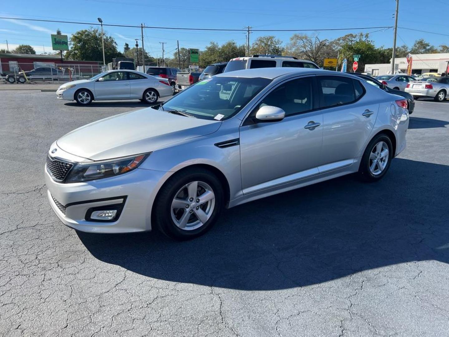 2014 SILVER KIA OPTIMA LX (5XXGM4A76EG) with an 2.4L engine, Automatic transmission, located at 2929 9th St. West, Bradenton, 34205, (941) 242-2810, 27.473591, -82.570679 - Photo#3