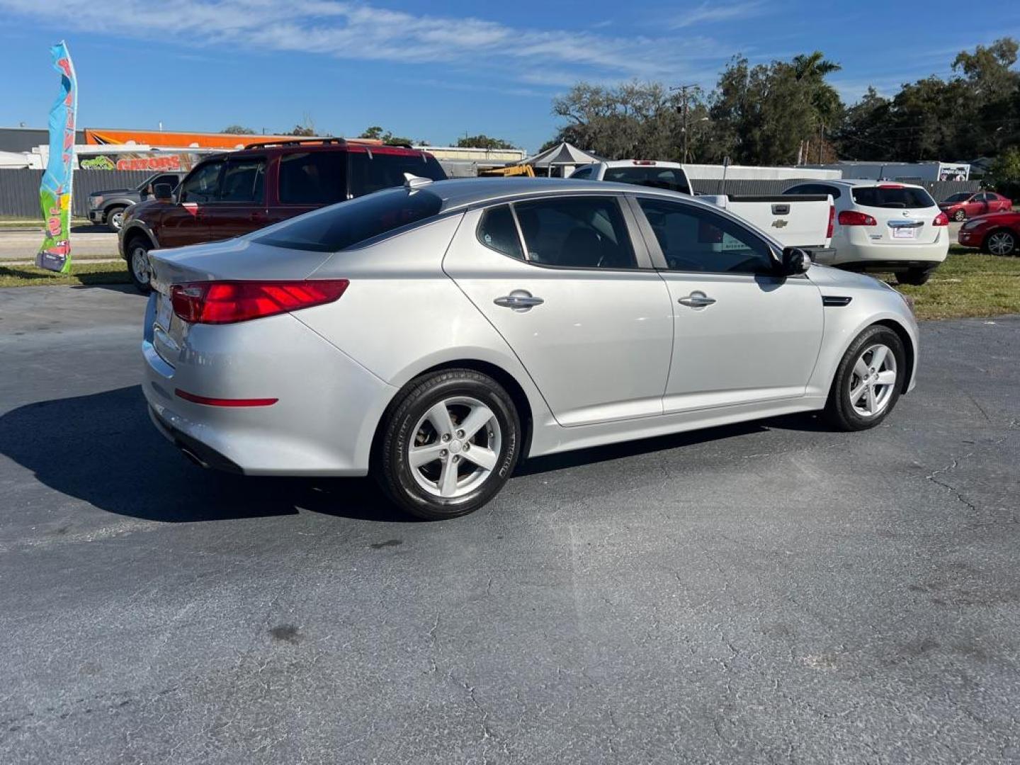 2014 SILVER KIA OPTIMA LX (5XXGM4A76EG) with an 2.4L engine, Automatic transmission, located at 2929 9th St. West, Bradenton, 34205, (941) 242-2810, 27.473591, -82.570679 - Photo#6