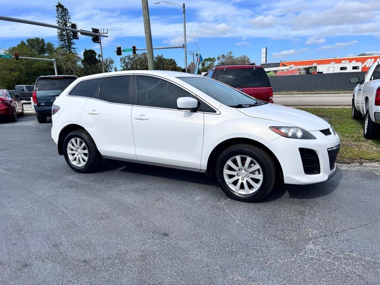 2011 WHITE MAZDA CX-7 SUX (JM3ER2A52B0) with an 2.5L engine, Automatic transmission, located at 2929 9th St. West, Bradenton, 34205, (941) 242-2810, 27.473591, -82.570679 - Photo#0