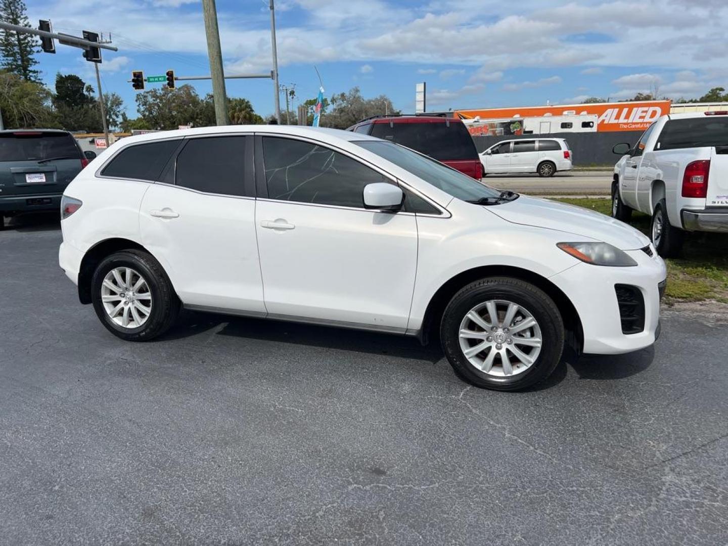 2011 WHITE MAZDA CX-7 SUX (JM3ER2A52B0) with an 2.5L engine, Automatic transmission, located at 2929 9th St. West, Bradenton, 34205, (941) 242-2810, 27.473591, -82.570679 - Photo#10