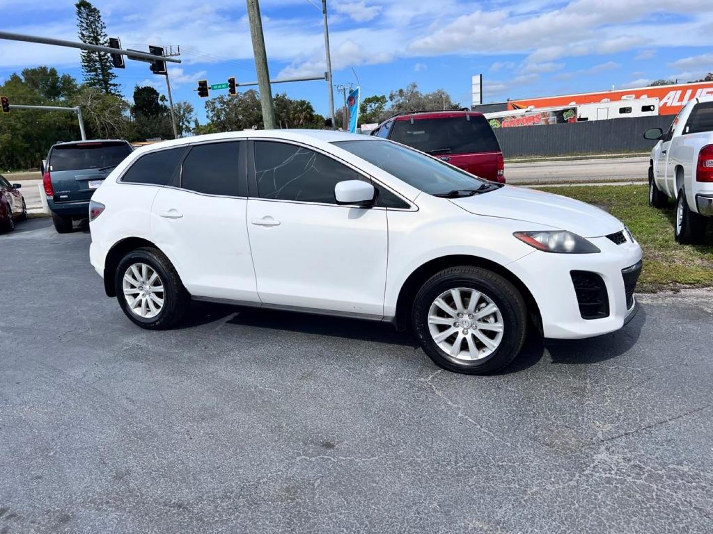 2011 WHITE MAZDA CX-7 SUX (JM3ER2A52B0) with an 2.5L engine, Automatic transmission, located at 2929 9th St. West, Bradenton, 34205, (941) 242-2810, 27.473591, -82.570679 - Photo#11