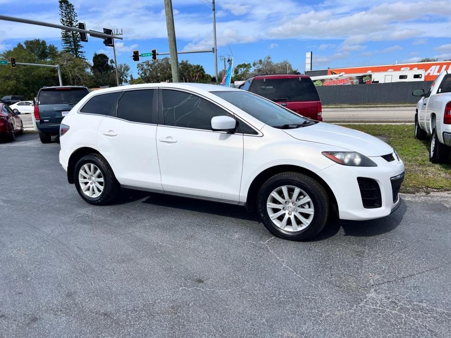 2011 WHITE MAZDA CX-7 SUX (JM3ER2A52B0) with an 2.5L engine, Automatic transmission, located at 2929 9th St. West, Bradenton, 34205, (941) 242-2810, 27.473591, -82.570679 - Photo#12