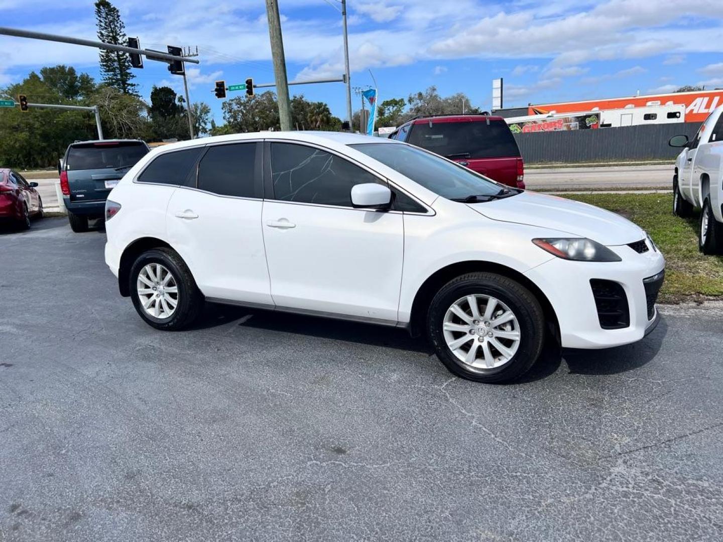 2011 WHITE MAZDA CX-7 SUX (JM3ER2A52B0) with an 2.5L engine, Automatic transmission, located at 2929 9th St. West, Bradenton, 34205, (941) 242-2810, 27.473591, -82.570679 - Photo#1