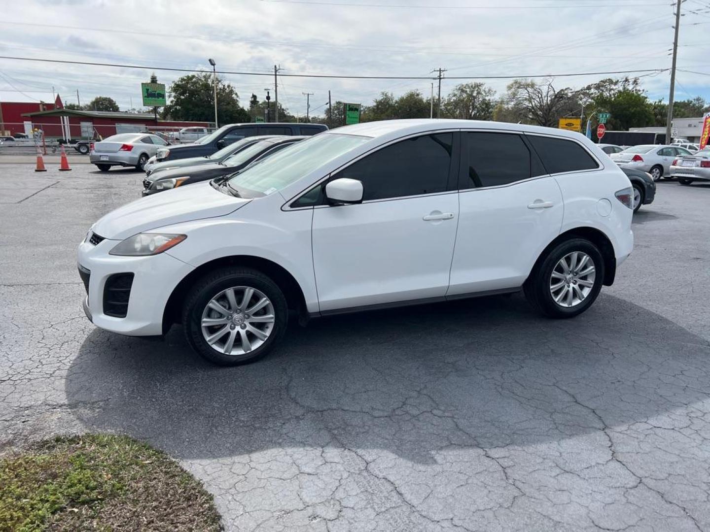 2011 WHITE MAZDA CX-7 SUX (JM3ER2A52B0) with an 2.5L engine, Automatic transmission, located at 2929 9th St. West, Bradenton, 34205, (941) 242-2810, 27.473591, -82.570679 - Photo#6