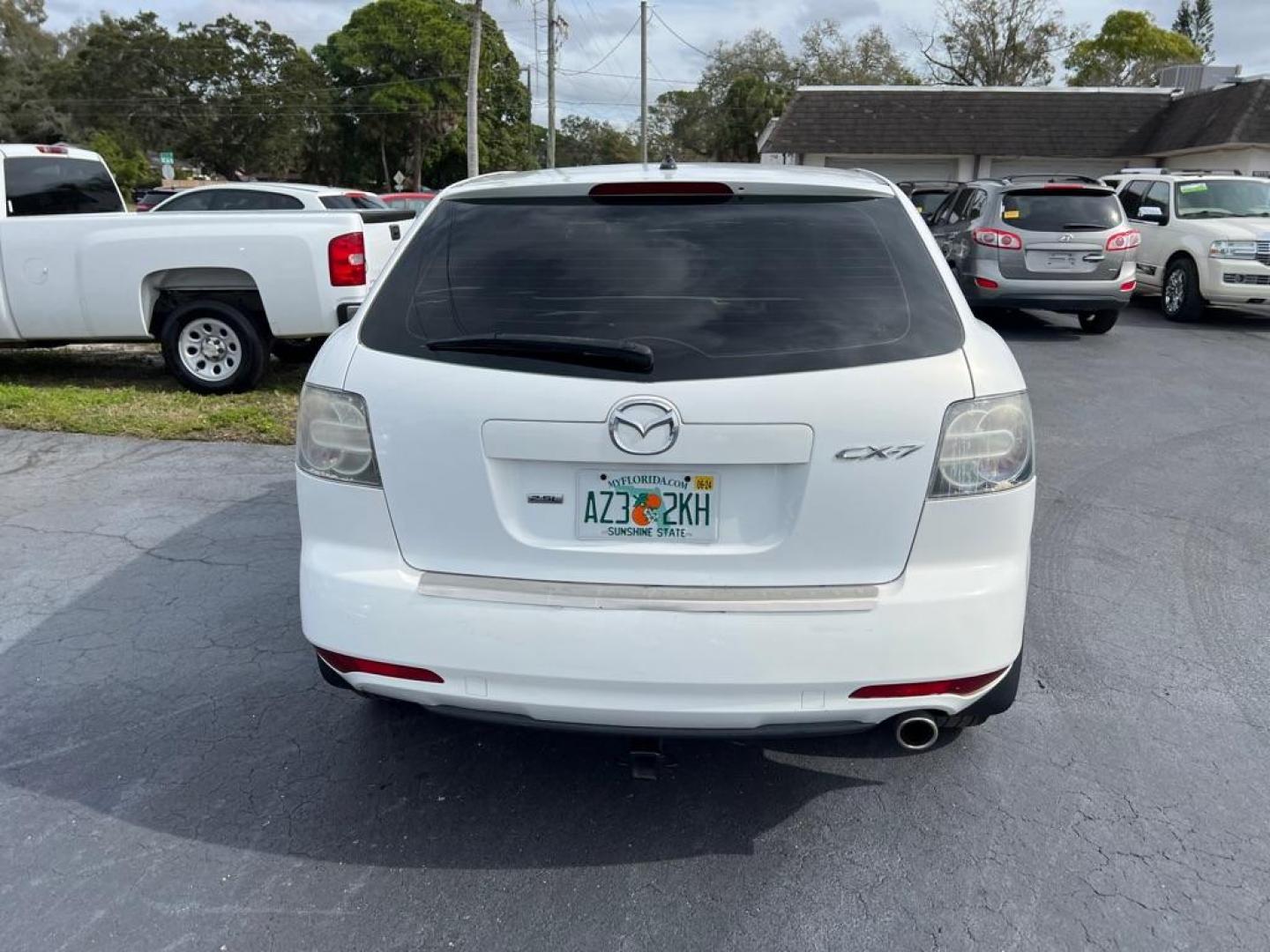 2011 WHITE MAZDA CX-7 SUX (JM3ER2A52B0) with an 2.5L engine, Automatic transmission, located at 2929 9th St. West, Bradenton, 34205, (941) 242-2810, 27.473591, -82.570679 - Photo#8