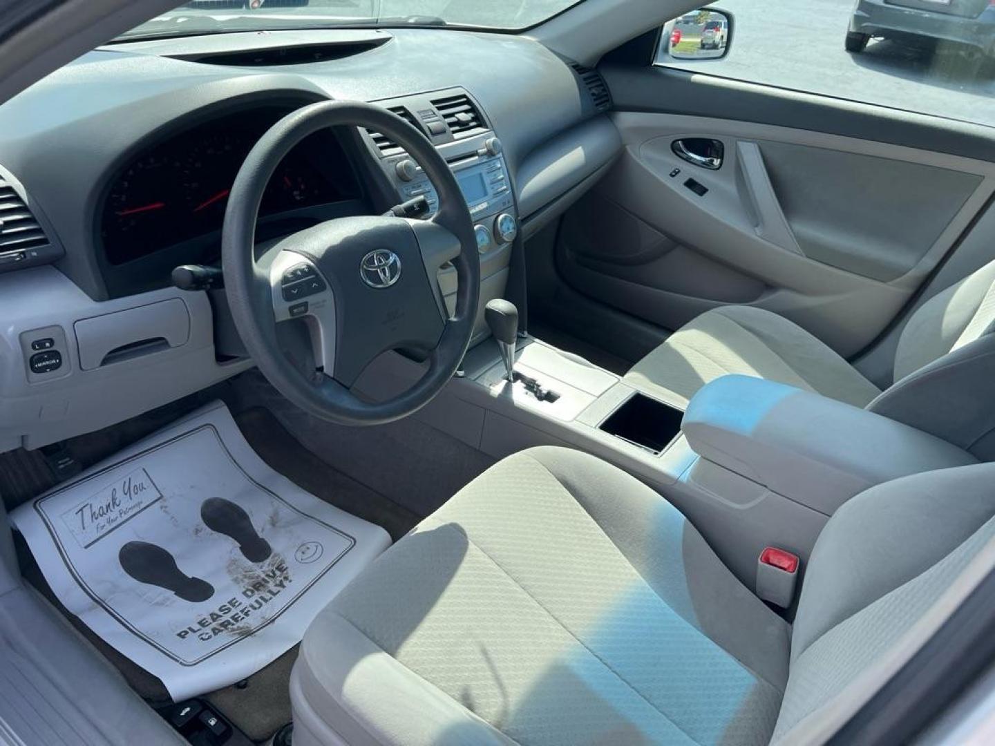 2008 SILVER TOYOTA CAMRY CE (4T1BE46K28U) with an 2.4L engine, Automatic transmission, located at 2929 9th St. West, Bradenton, 34205, (941) 242-2810, 27.473591, -82.570679 - Photo#10