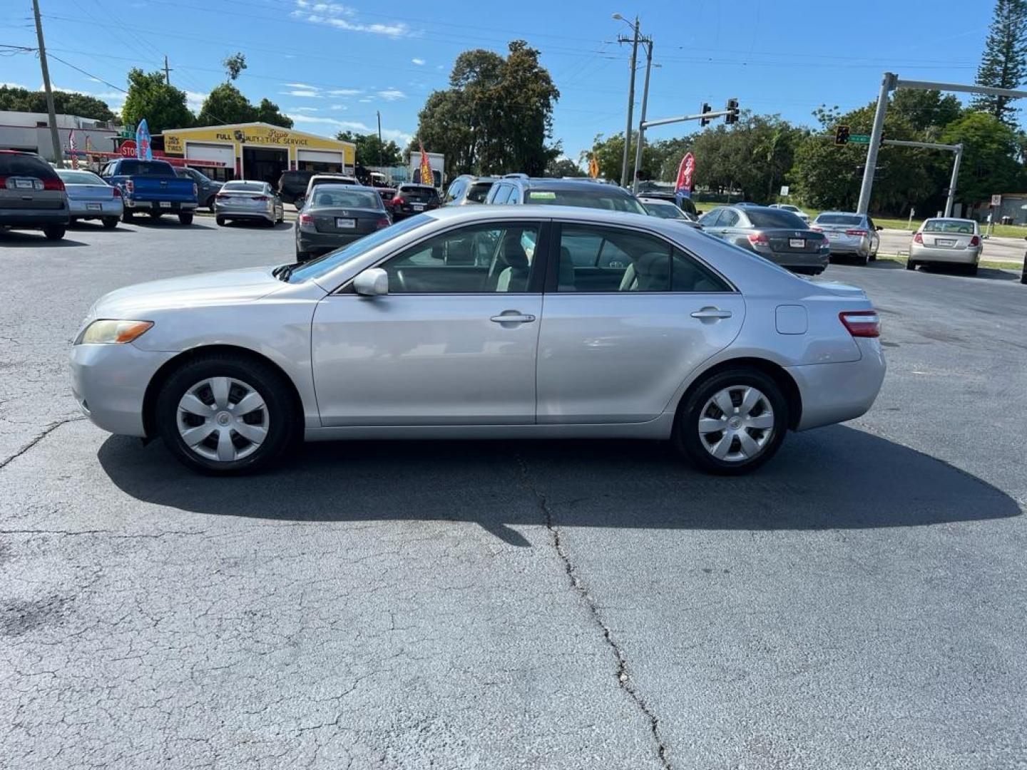 2008 SILVER TOYOTA CAMRY CE (4T1BE46K28U) with an 2.4L engine, Automatic transmission, located at 2929 9th St. West, Bradenton, 34205, (941) 242-2810, 27.473591, -82.570679 - Photo#4