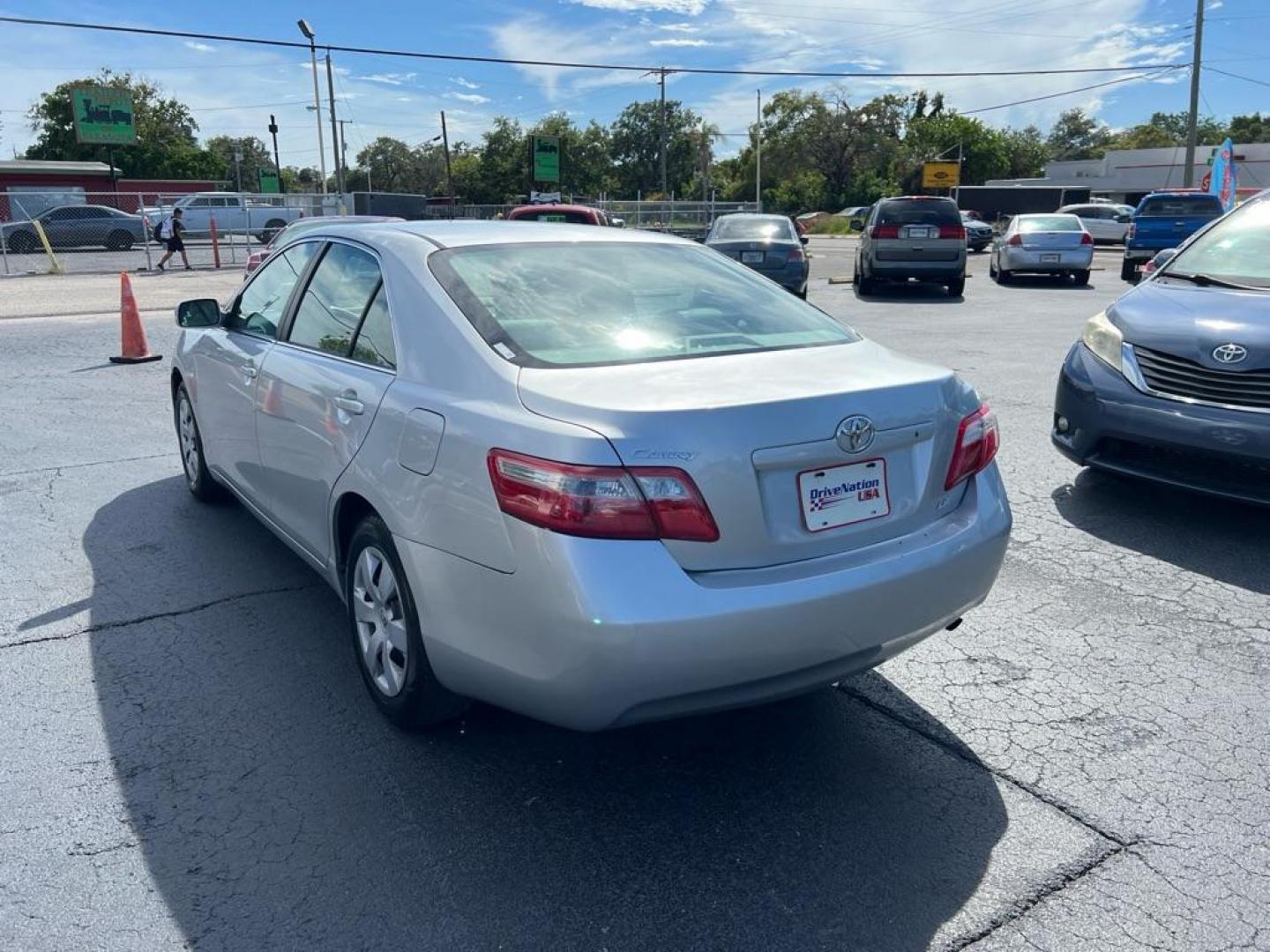 2008 SILVER TOYOTA CAMRY CE (4T1BE46K28U) with an 2.4L engine, Automatic transmission, located at 2929 9th St. West, Bradenton, 34205, (941) 242-2810, 27.473591, -82.570679 - Photo#5