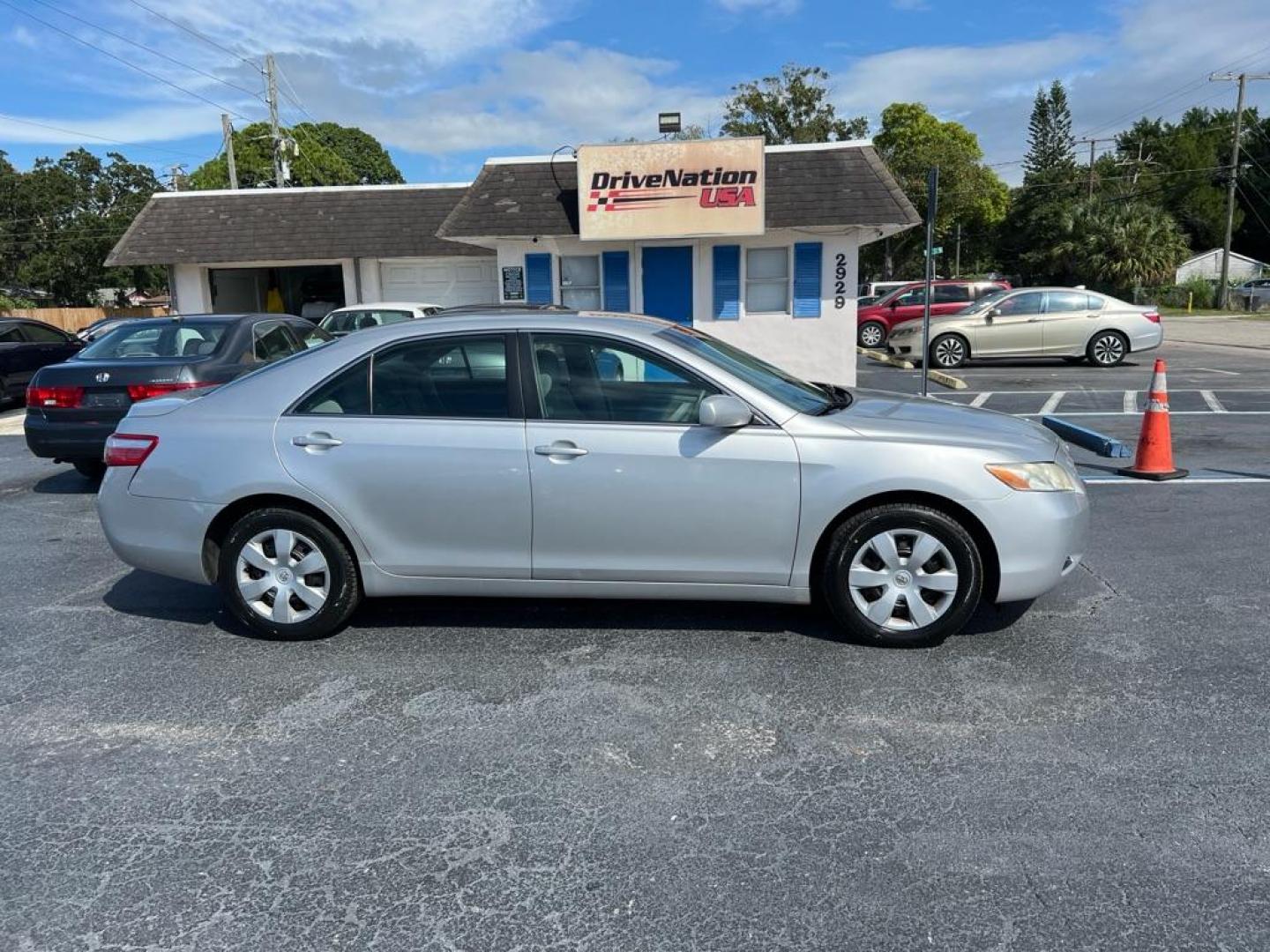 2008 SILVER TOYOTA CAMRY CE (4T1BE46K28U) with an 2.4L engine, Automatic transmission, located at 2929 9th St. West, Bradenton, 34205, (941) 242-2810, 27.473591, -82.570679 - Photo#7