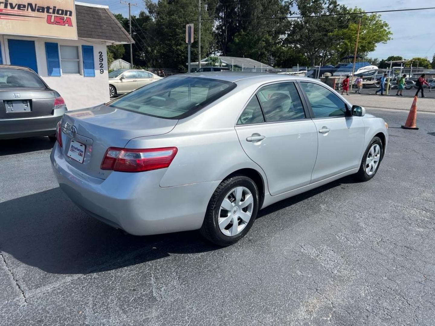 2008 SILVER TOYOTA CAMRY CE (4T1BE46K28U) with an 2.4L engine, Automatic transmission, located at 2929 9th St. West, Bradenton, 34205, (941) 242-2810, 27.473591, -82.570679 - Photo#8