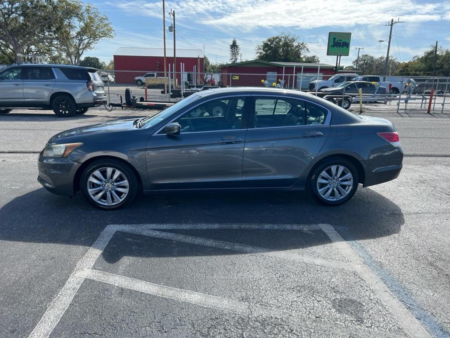 2011 GRAY HONDA ACCORD EXL (1HGCP2F85BA) with an 2.4L engine, Automatic transmission, located at 2929 9th St. West, Bradenton, 34205, (941) 242-2810, 27.473591, -82.570679 - Photo#4