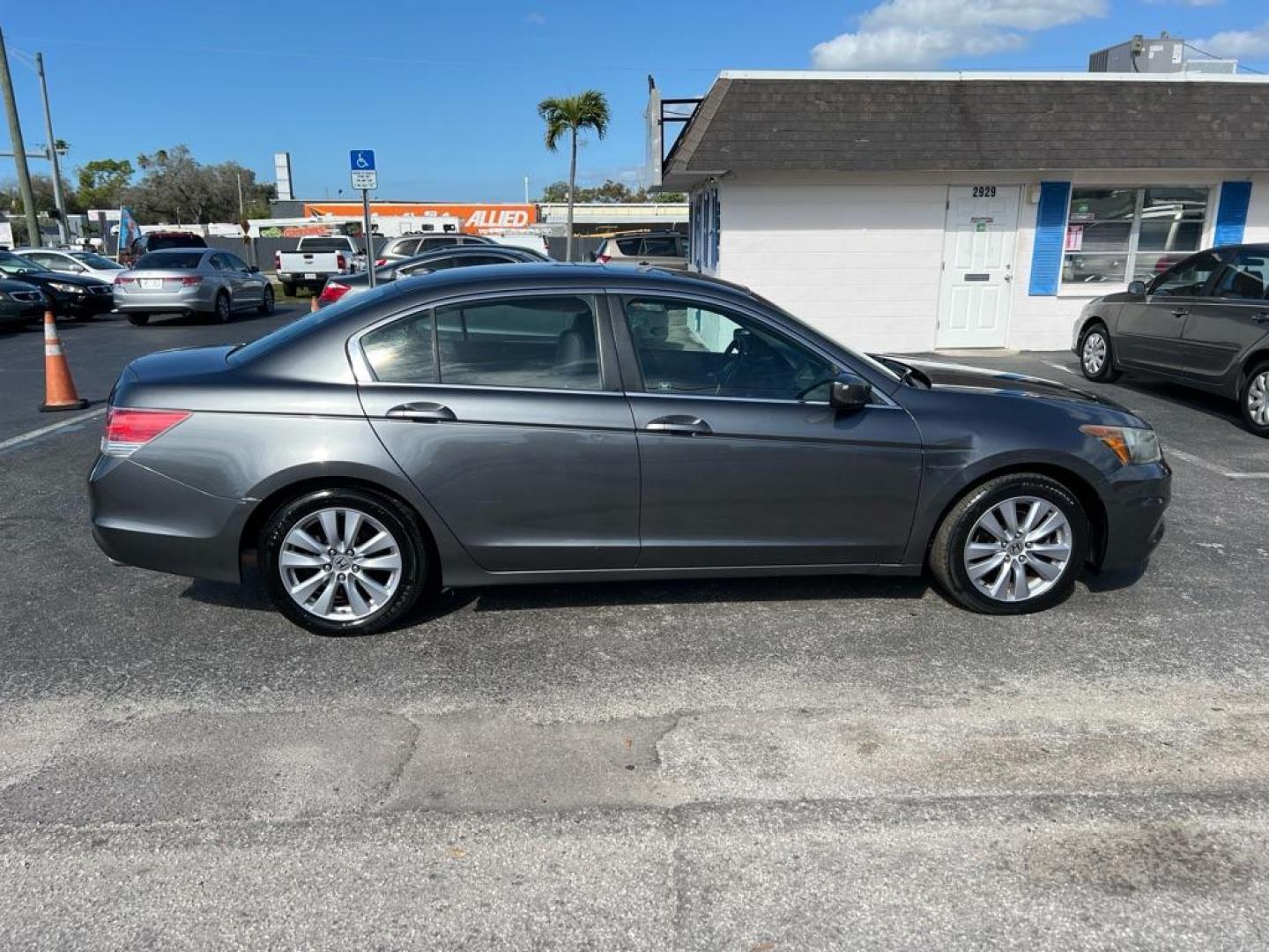 2011 GRAY HONDA ACCORD EXL (1HGCP2F85BA) with an 2.4L engine, Automatic transmission, located at 2929 9th St. West, Bradenton, 34205, (941) 242-2810, 27.473591, -82.570679 - Photo#8