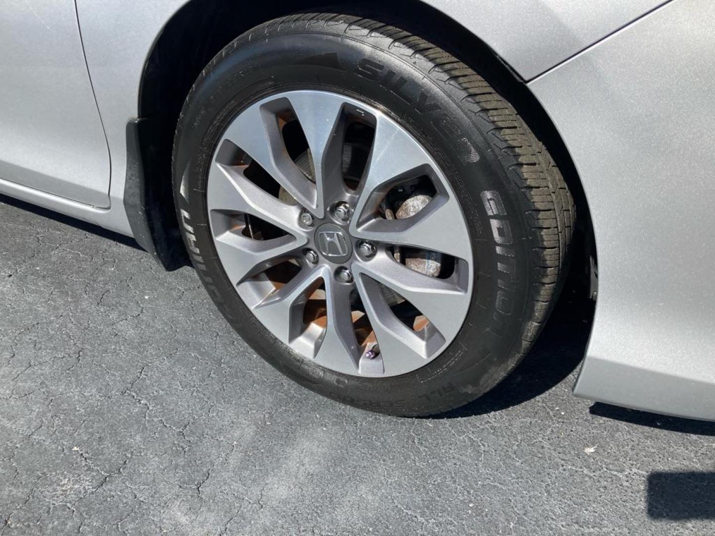 2013 SILVER HONDA ACCORD EX (1HGCT1B79DA) with an 2.4L engine, Continuously Variable transmission, located at 2929 9th St. West, Bradenton, 34205, (941) 242-2810, 27.473591, -82.570679 - Photo#8