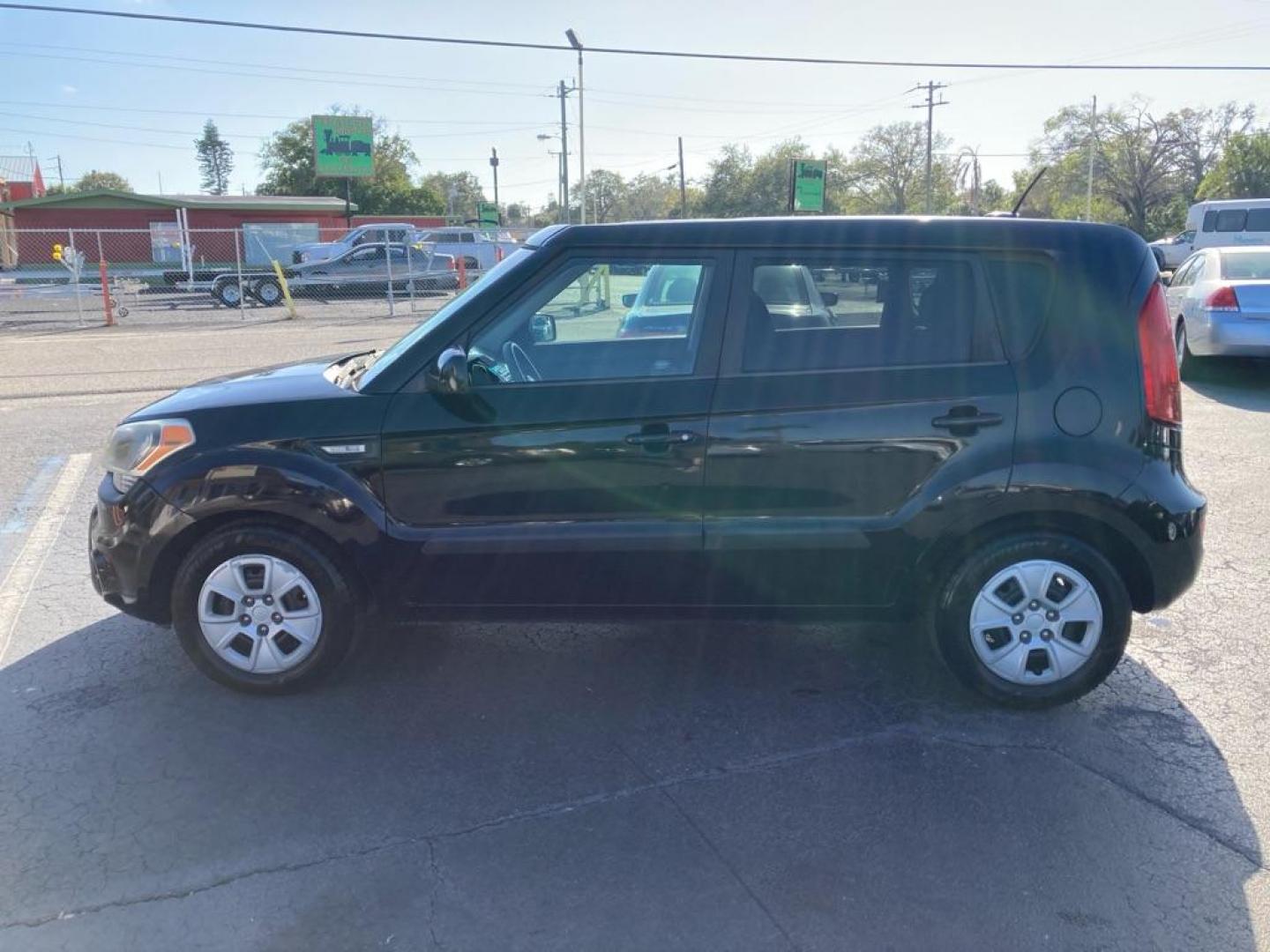 2012 BLACK KIA SOUL + (KNDJT2A59C7) with an 1.6L engine, Automatic transmission, located at 2929 9th St. West, Bradenton, 34205, (941) 242-2810, 27.473591, -82.570679 - Thanks for inquring into DriveNation USA! All vehicles listed can be viewed at www.drivenationusa.com for vehicle history reports and additonal info. We cannot quote any terms such as down payments or monthly payments without an application. You can apply directly at www.drivenationusa.com or by con - Photo#5