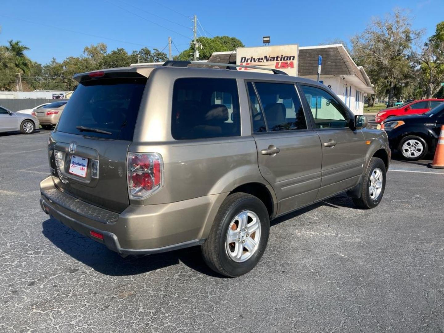 2008 GOLD HONDA PILOT VP (5FNYF28268B) with an 3.5L engine, Automatic transmission, located at 2929 9th St. West, Bradenton, 34205, (941) 242-2810, 27.473591, -82.570679 - Photo#2