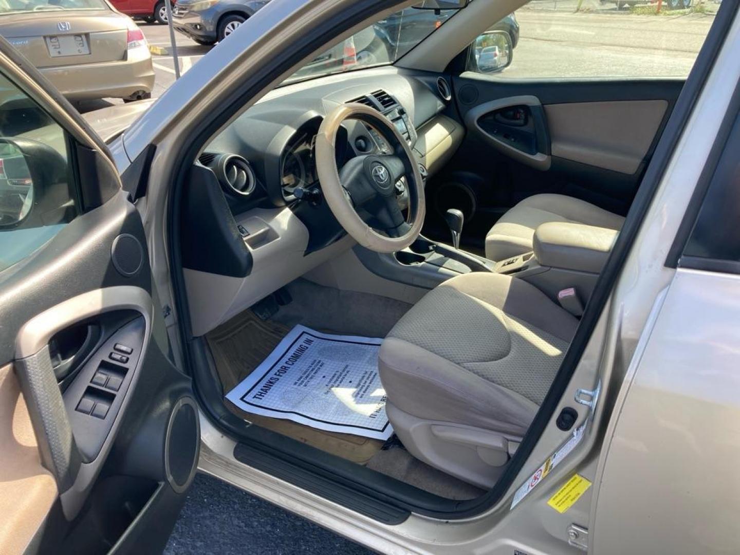 2008 GOLD TOYOTA RAV4 (JTMZD33V885) with an 2.4L engine, Automatic transmission, located at 2929 9th St. West, Bradenton, 34205, (941) 242-2810, 27.473591, -82.570679 - Photo#9