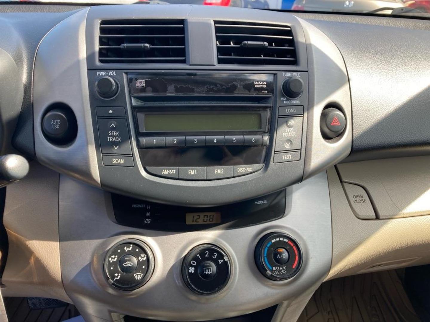 2008 GOLD TOYOTA RAV4 (JTMZD33V885) with an 2.4L engine, Automatic transmission, located at 2929 9th St. West, Bradenton, 34205, (941) 242-2810, 27.473591, -82.570679 - Photo#10