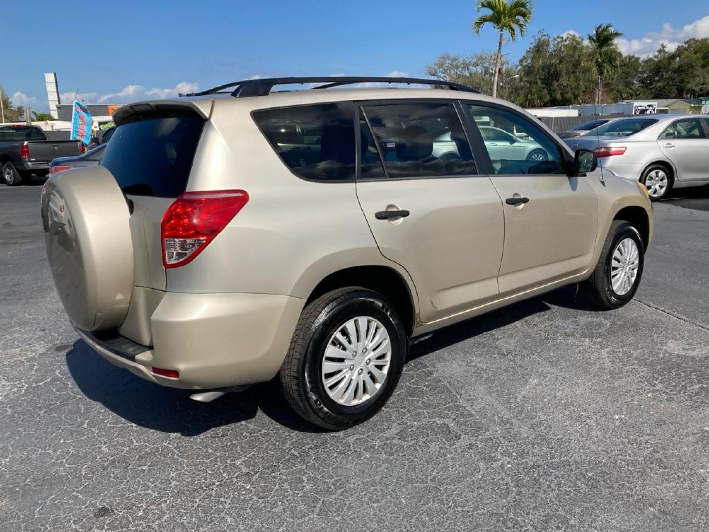 2008 GOLD TOYOTA RAV4 (JTMZD33V885) with an 2.4L engine, Automatic transmission, located at 2929 9th St. West, Bradenton, 34205, (941) 242-2810, 27.473591, -82.570679 - Photo#2