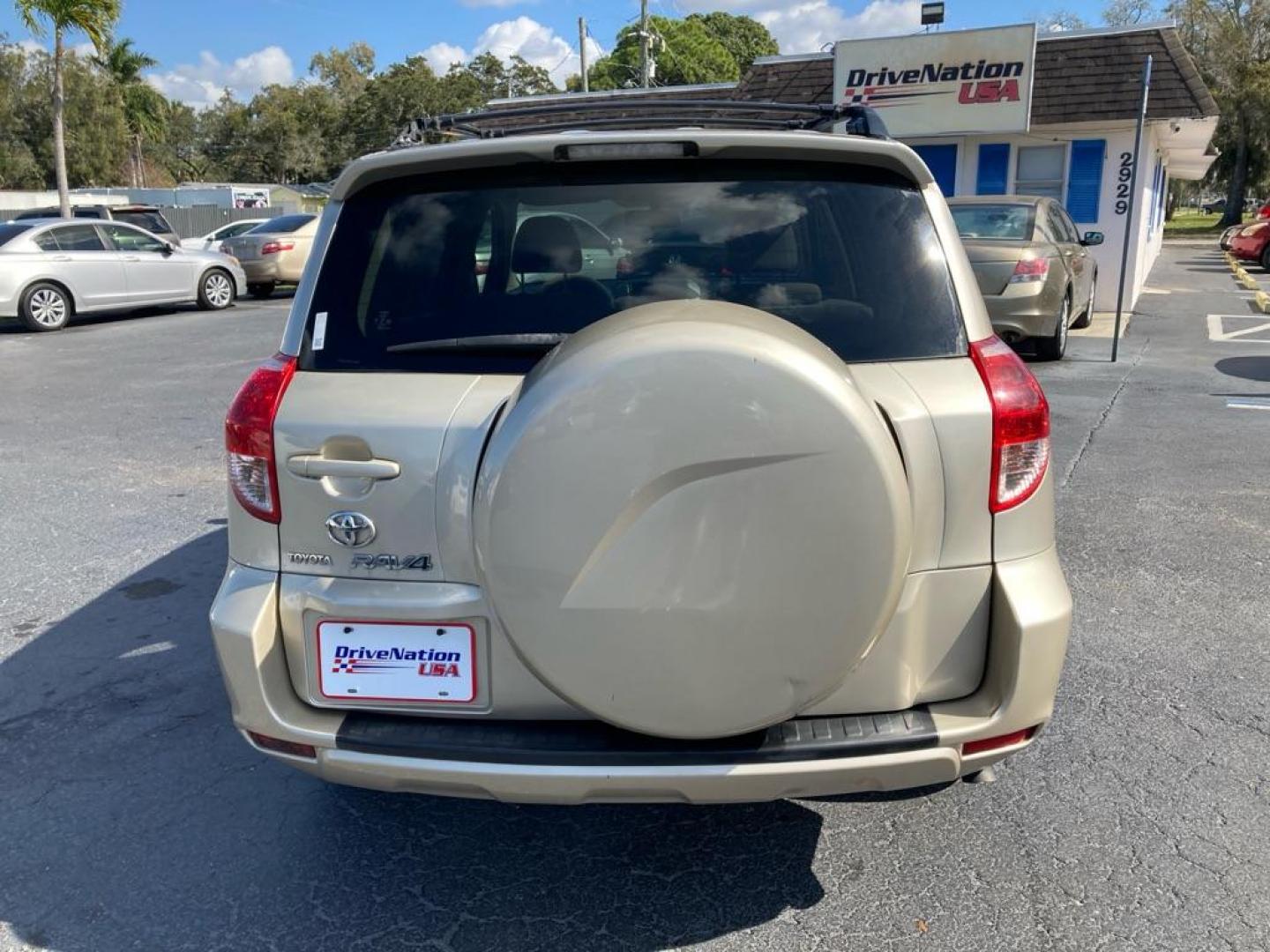 2008 GOLD TOYOTA RAV4 (JTMZD33V885) with an 2.4L engine, Automatic transmission, located at 2929 9th St. West, Bradenton, 34205, (941) 242-2810, 27.473591, -82.570679 - Photo#3