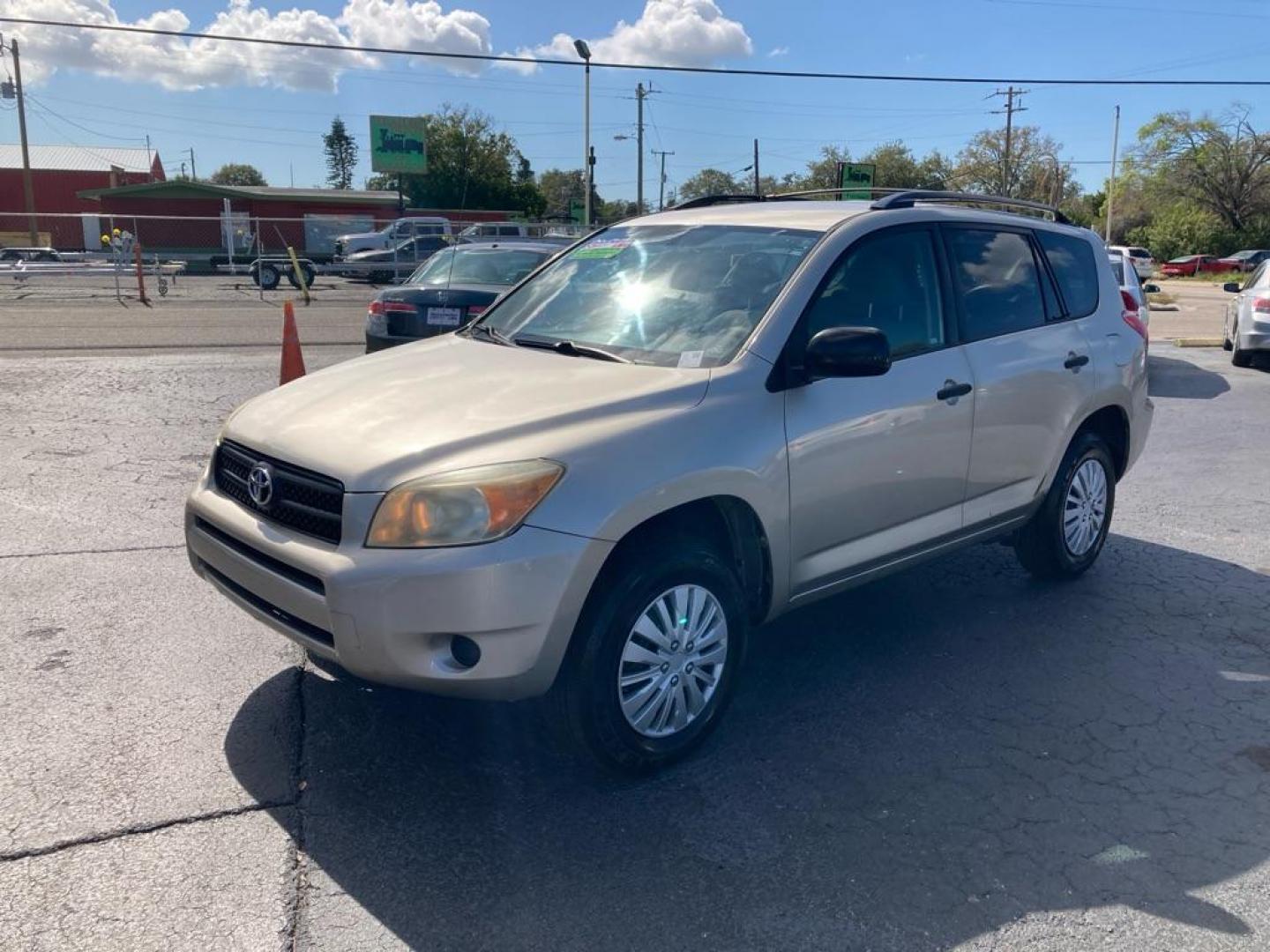 2008 GOLD TOYOTA RAV4 (JTMZD33V885) with an 2.4L engine, Automatic transmission, located at 2929 9th St. West, Bradenton, 34205, (941) 242-2810, 27.473591, -82.570679 - Photo#6