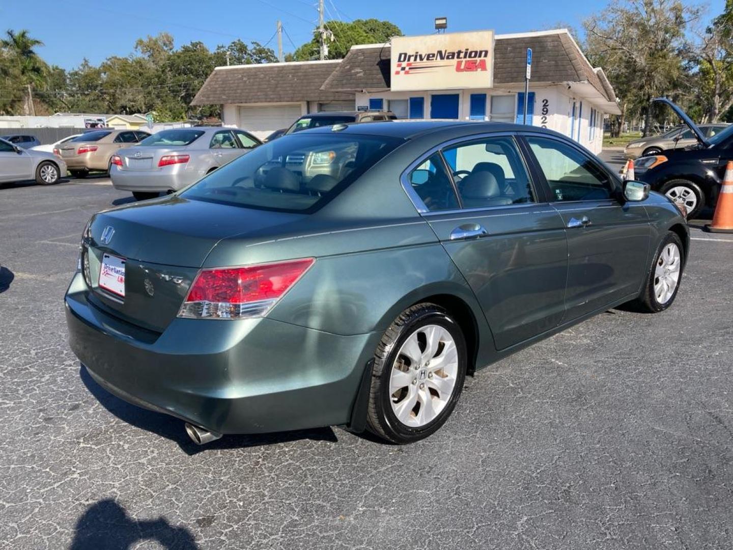 2008 GRAY HONDA ACCORD EXL (1HGCP36828A) with an 3.5L engine, Automatic transmission, located at 2929 9th St. West, Bradenton, 34205, (941) 242-2810, 27.473591, -82.570679 - Photo#2