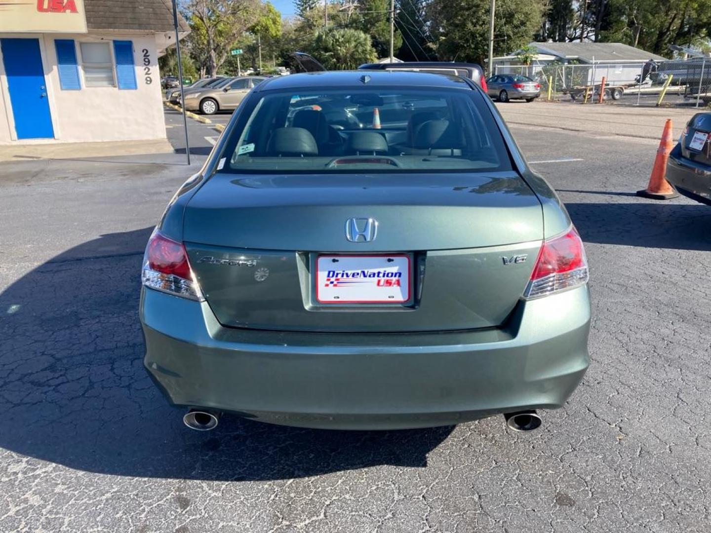 2008 GRAY HONDA ACCORD EXL (1HGCP36828A) with an 3.5L engine, Automatic transmission, located at 2929 9th St. West, Bradenton, 34205, (941) 242-2810, 27.473591, -82.570679 - Photo#3