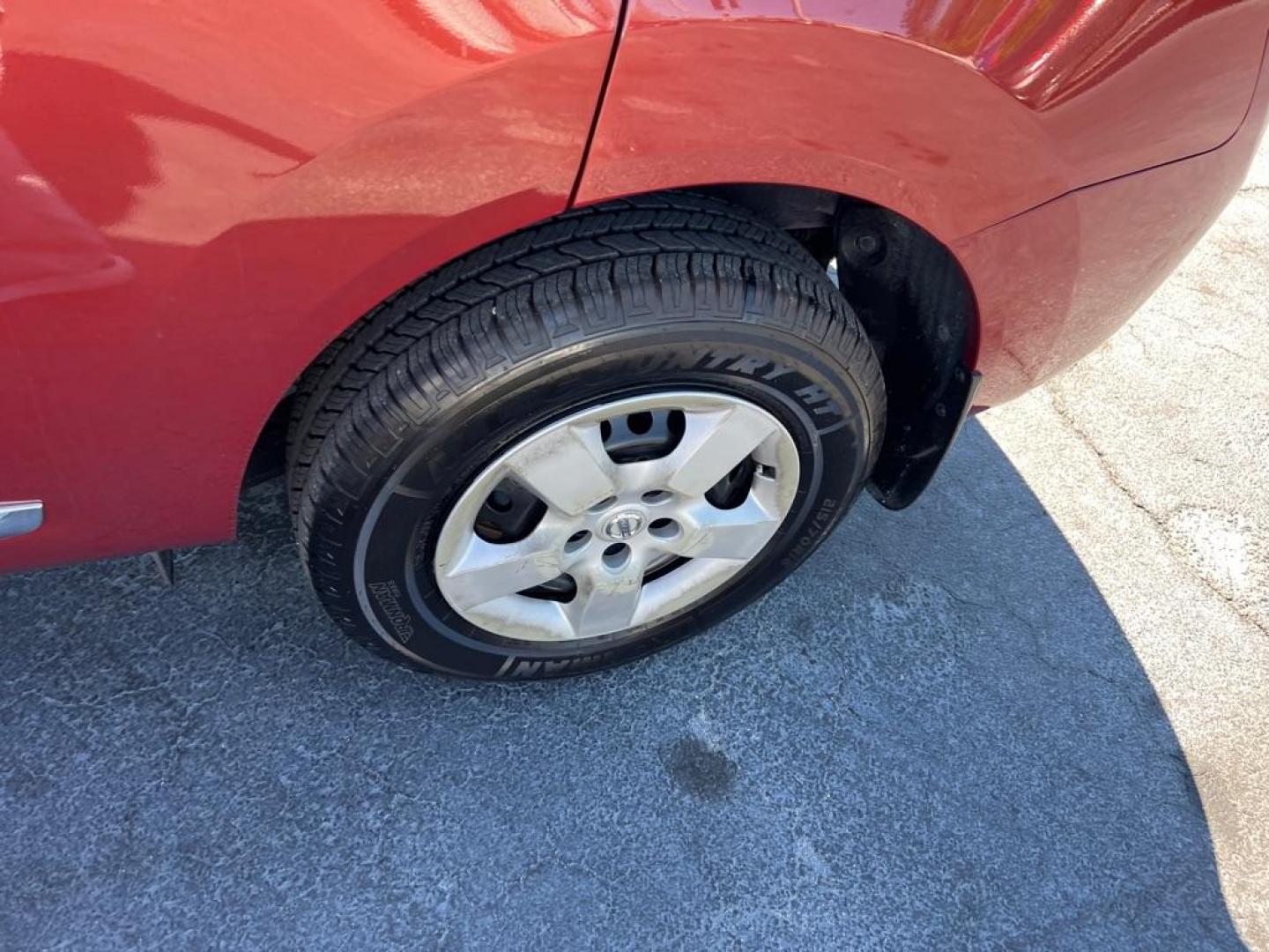 2015 RED NISSAN ROGUE SELECT S (JN8AS5MTXFW) with an 2.5L engine, Continuously Variable transmission, located at 2929 9th St. West, Bradenton, 34205, (941) 242-2810, 27.473591, -82.570679 - Photo#9