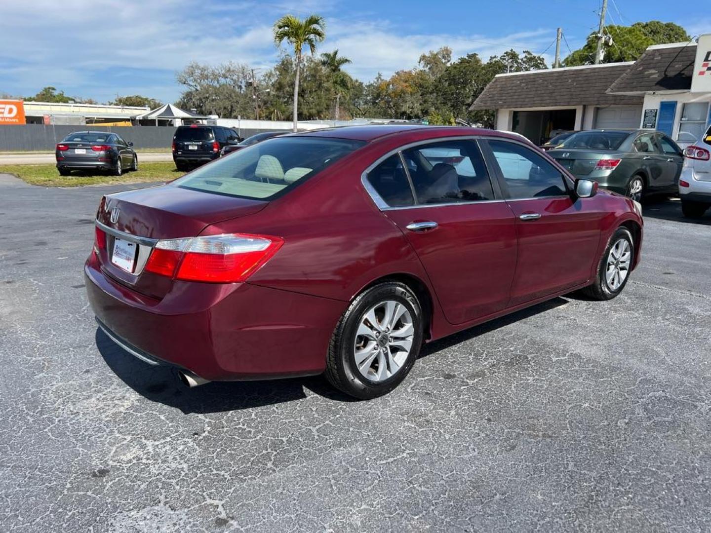 2013 RED HONDA ACCORD LX (1HGCR2F38DA) with an 2.4L engine, Continuously Variable transmission, located at 2929 9th St. West, Bradenton, 34205, (941) 242-2810, 27.473591, -82.570679 - Photo#7