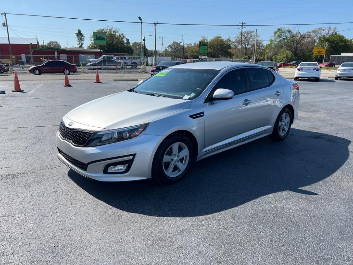 2014 SILVER KIA OPTIMA LX (KNAGM4A73E5) with an 2.4L engine, Automatic transmission, located at 2929 9th St. West, Bradenton, 34205, (941) 242-2810, 27.473591, -82.570679 - Photo#3