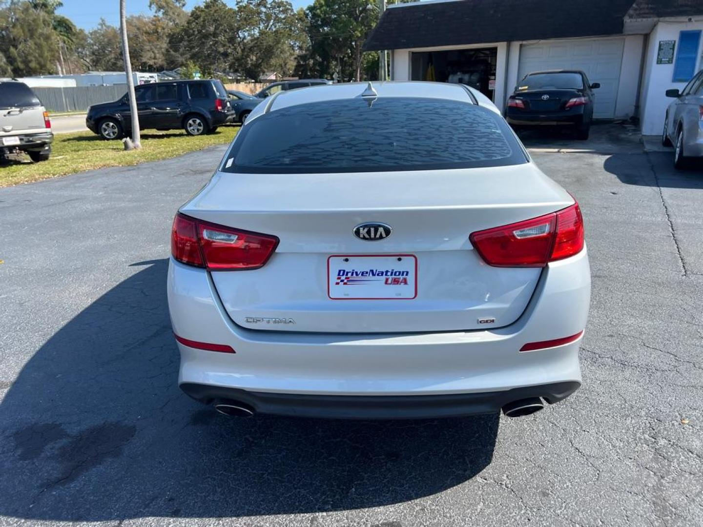 2014 SILVER KIA OPTIMA LX (KNAGM4A73E5) with an 2.4L engine, Automatic transmission, located at 2929 9th St. West, Bradenton, 34205, (941) 242-2810, 27.473591, -82.570679 - Photo#6