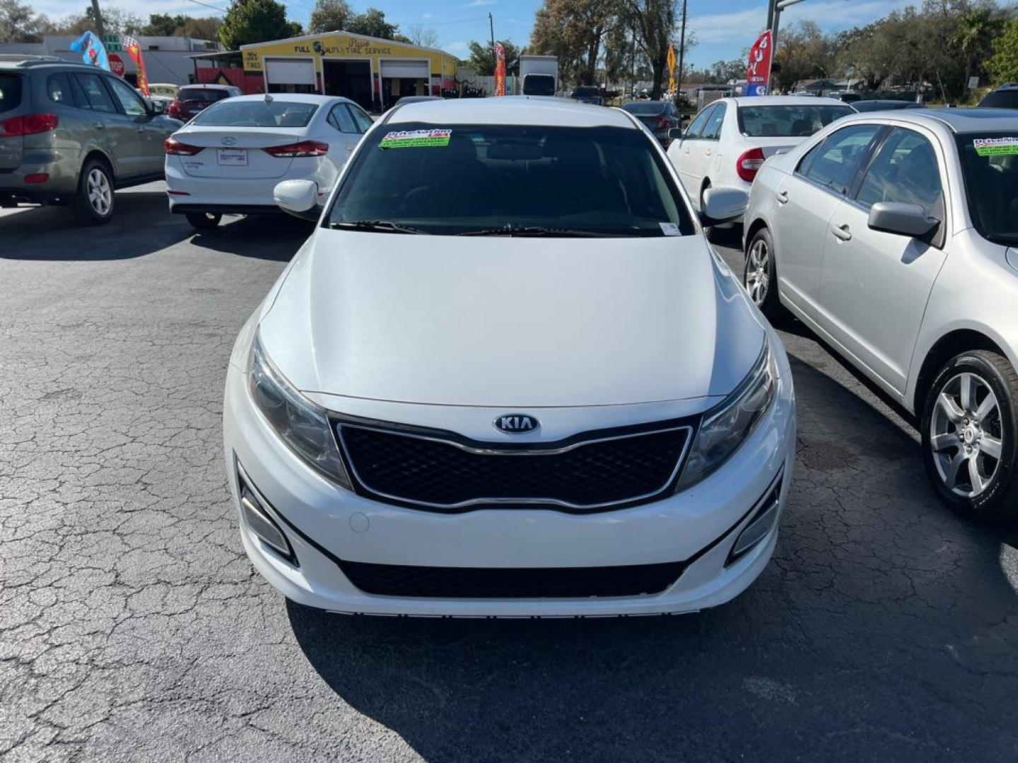 2015 WHITE KIA OPTIMA LX (KNAGM4A7XF5) with an 2.4L engine, Automatic transmission, located at 2929 9th St. West, Bradenton, 34205, (941) 242-2810, 27.473591, -82.570679 - Thanks for inquring into DriveNation USA! All vehicles listed can be viewed at www.drivenationusa.com for vehicle history reports and additonal info. We cannot quote any terms such as down payments or monthly payments without an application. You can apply directly at www.drivenationusa.com or by con - Photo#2