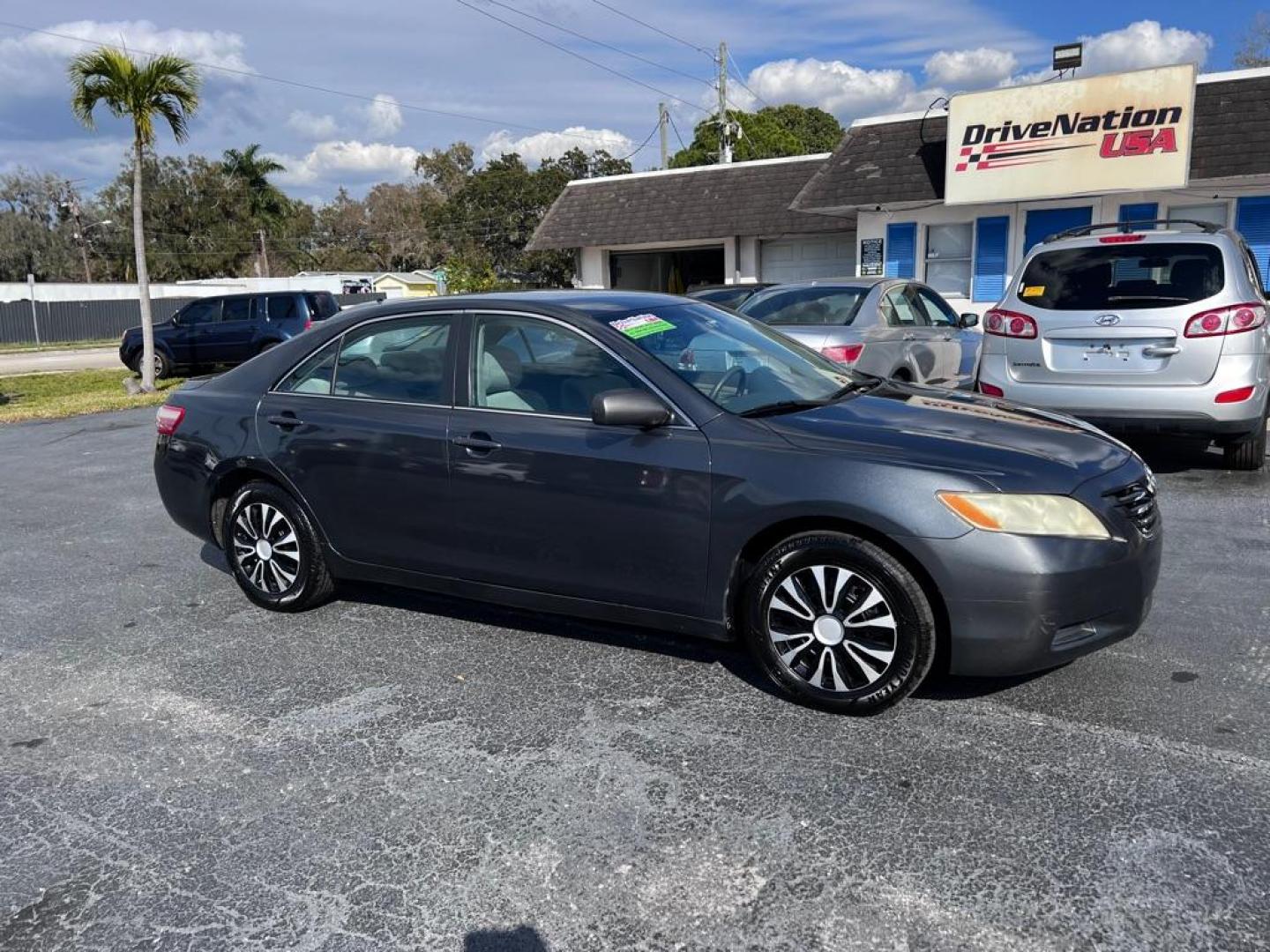 2009 GRAY TOYOTA CAMRY SE (4T1BE46K39U) with an 2.4L engine, Automatic transmission, located at 2929 9th St. West, Bradenton, 34205, (941) 242-2810, 27.473591, -82.570679 - Photo#0