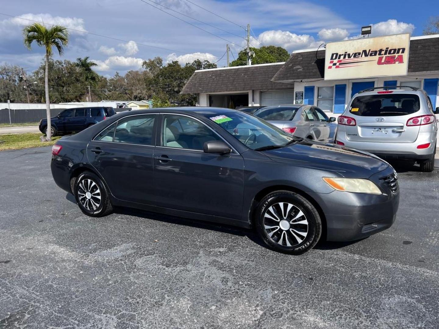 2009 GRAY TOYOTA CAMRY SE (4T1BE46K39U) with an 2.4L engine, Automatic transmission, located at 2929 9th St. West, Bradenton, 34205, (941) 242-2810, 27.473591, -82.570679 - Photo#1