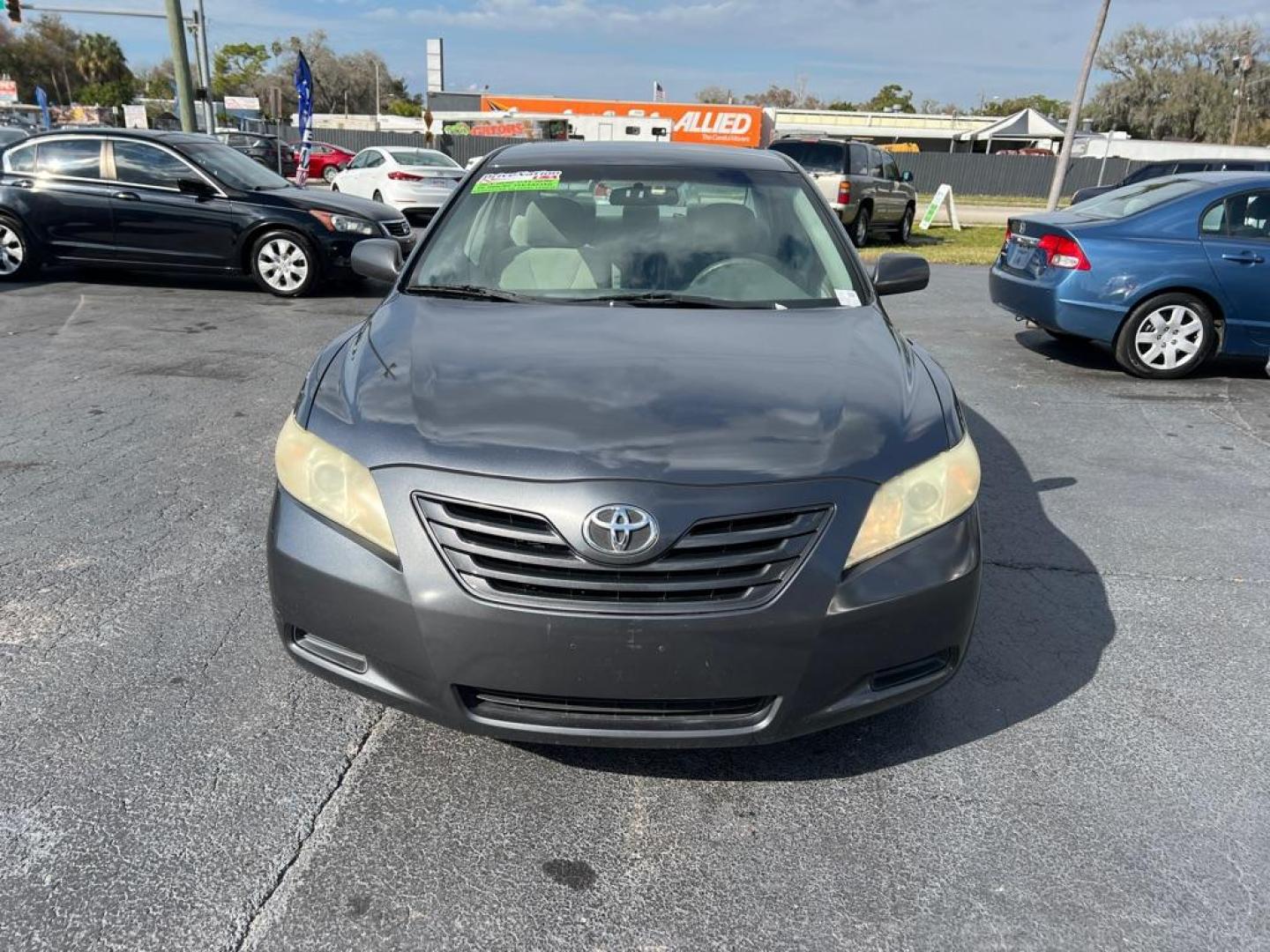 2009 GRAY TOYOTA CAMRY SE (4T1BE46K39U) with an 2.4L engine, Automatic transmission, located at 2929 9th St. West, Bradenton, 34205, (941) 242-2810, 27.473591, -82.570679 - Photo#2