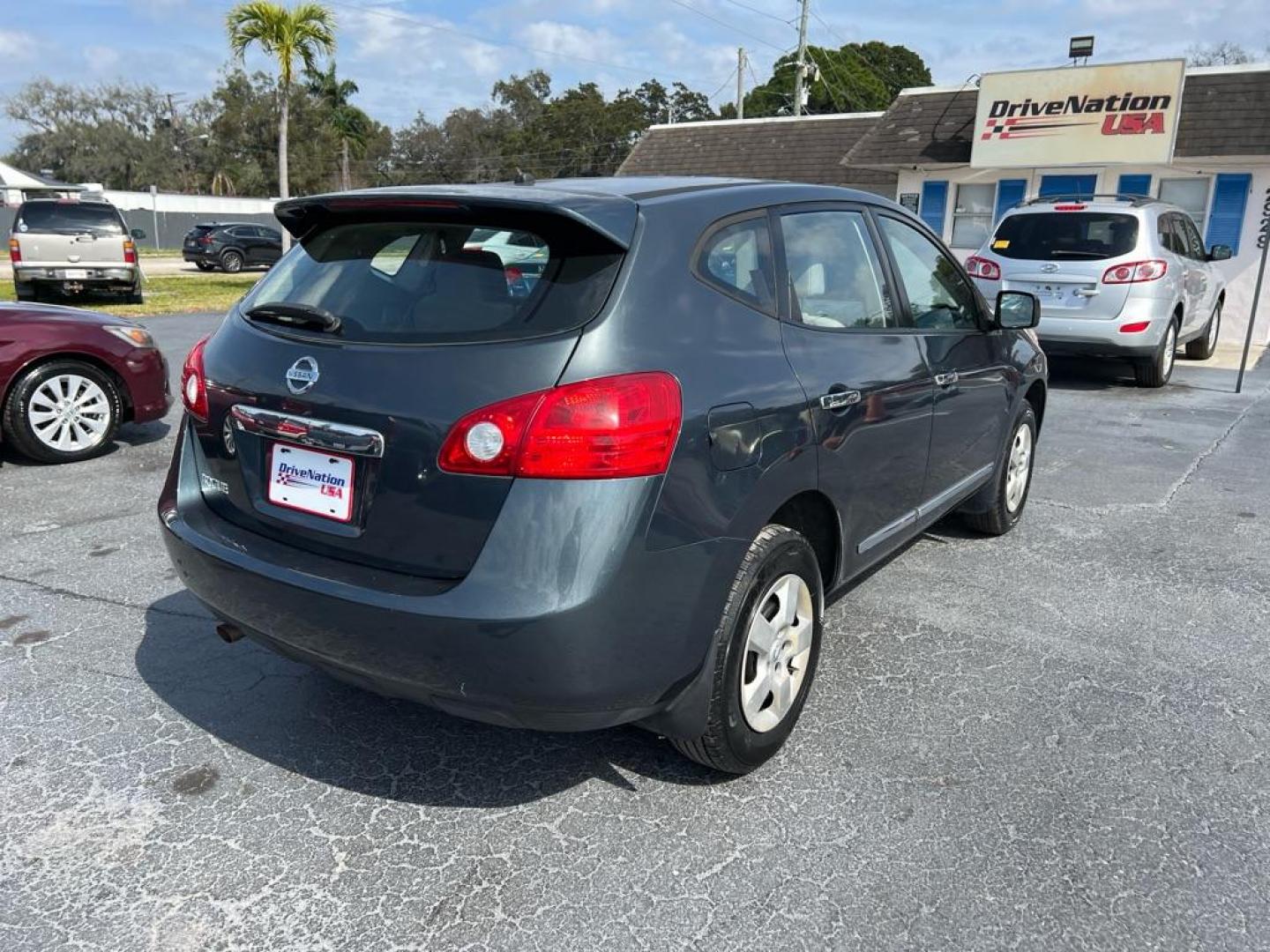 2012 GRAY NISSAN ROGUE S (JN8AS5MT4CW) with an 2.5L engine, Continuously Variable transmission, located at 2929 9th St. West, Bradenton, 34205, (941) 242-2810, 27.473591, -82.570679 - Photo#6